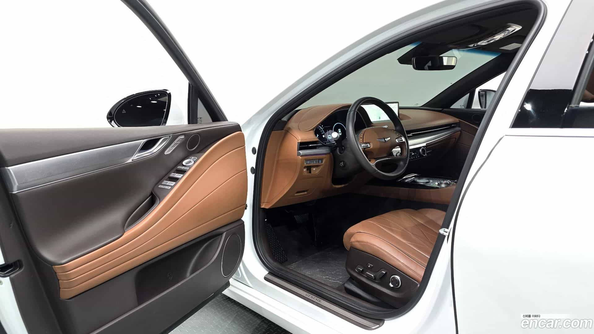 G80 Genesis 2022.0-INNER-010