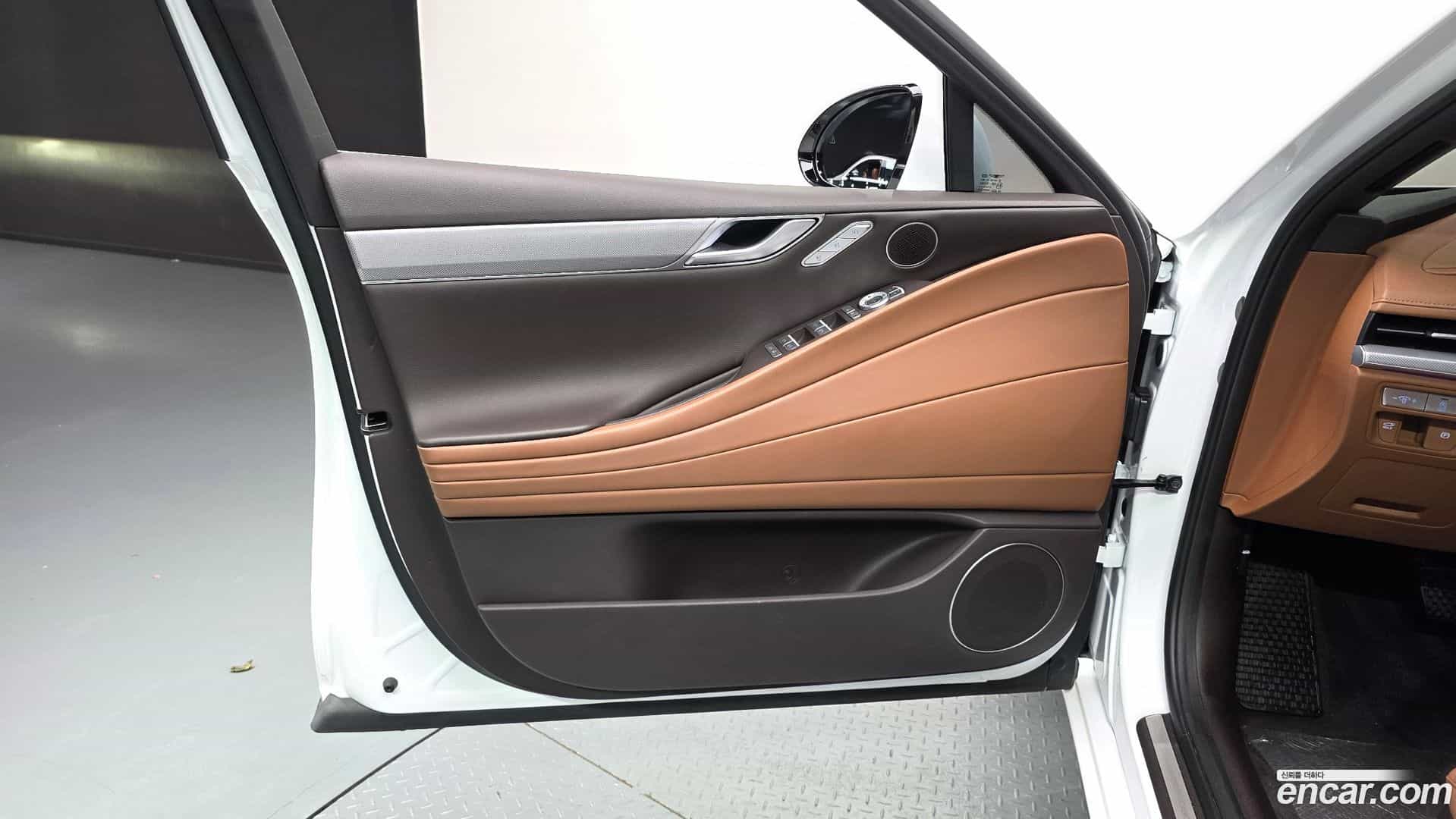 G80 Genesis 2022.0-INNER-034