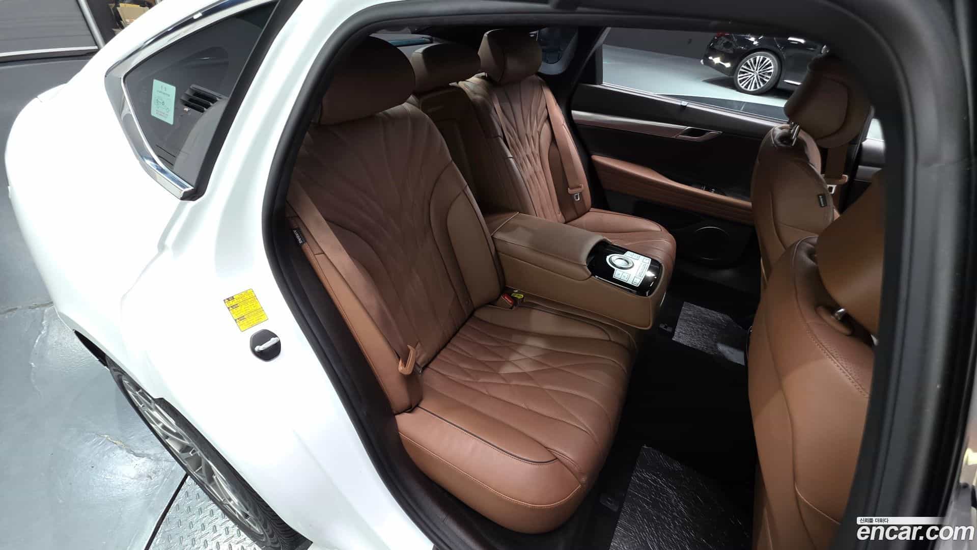 G80 Genesis 2022.0-INNER-036