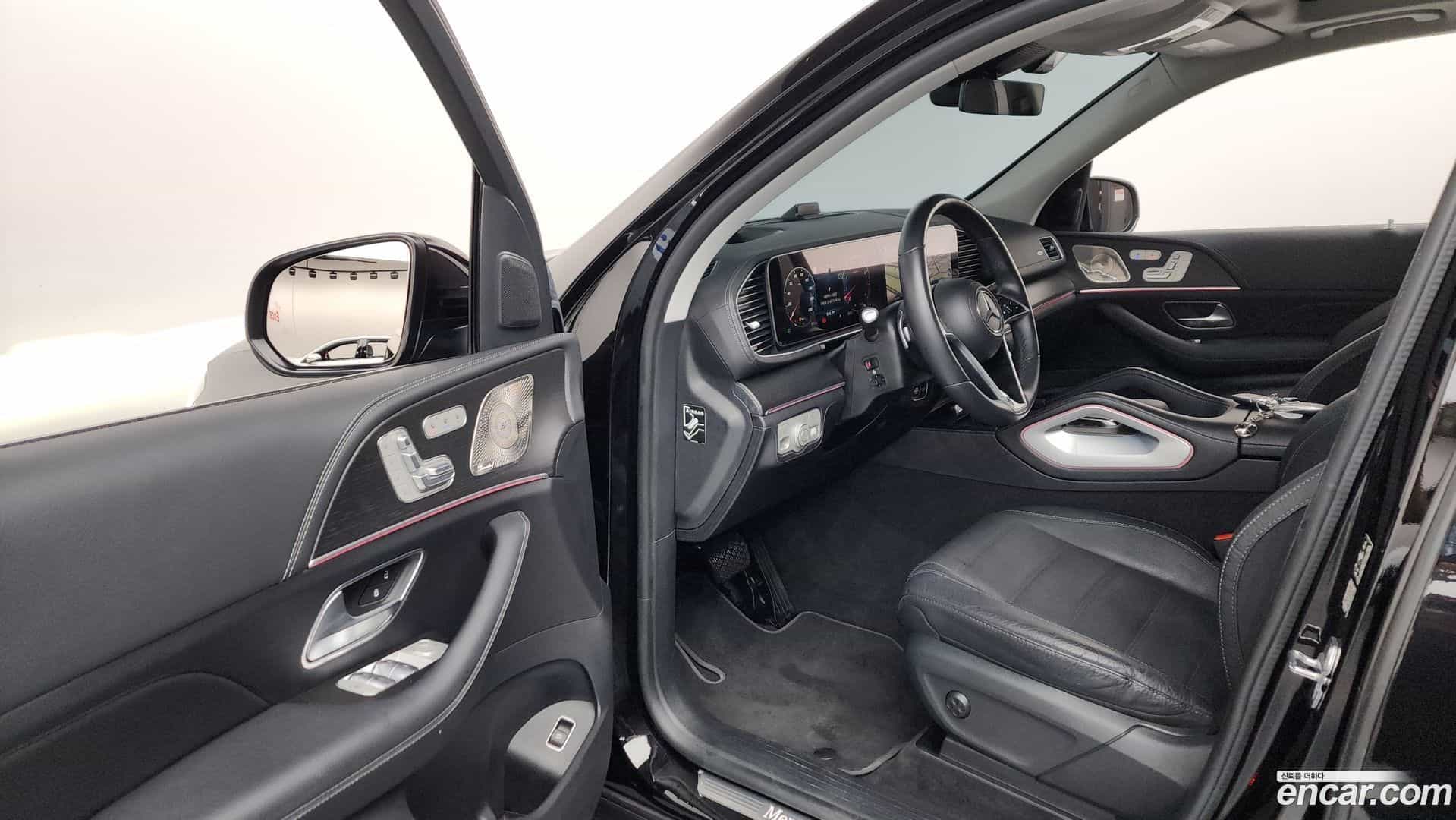 GLE-Class Mercedes-Benz 2024.7-INNER-010
