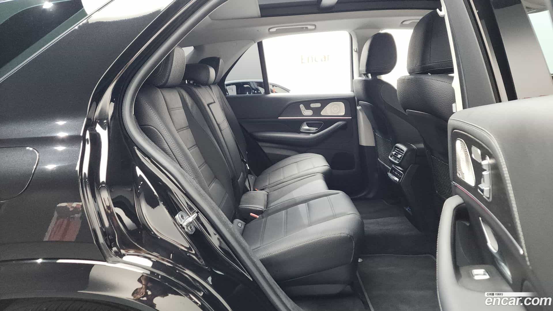 GLE-Class Mercedes-Benz 2024.7-OPTION-015