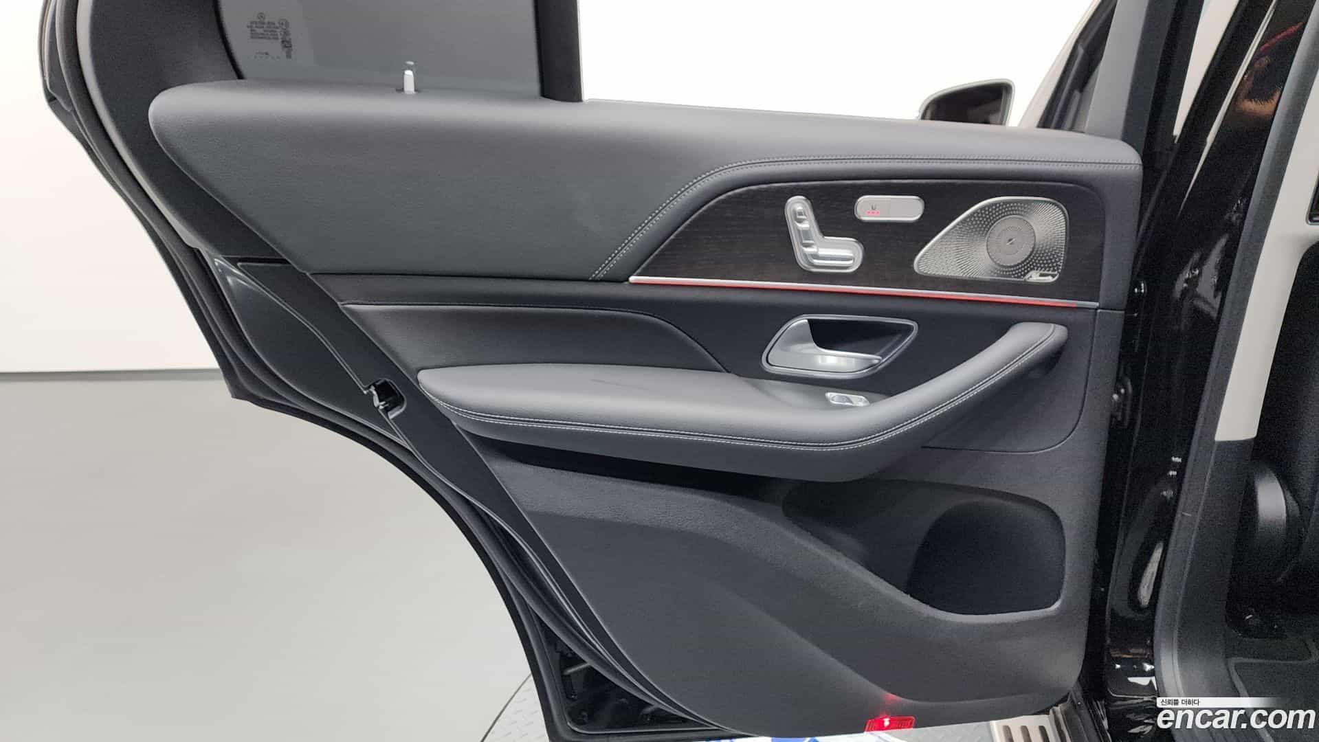 GLE-Class Mercedes-Benz 2024.7-INNER-035