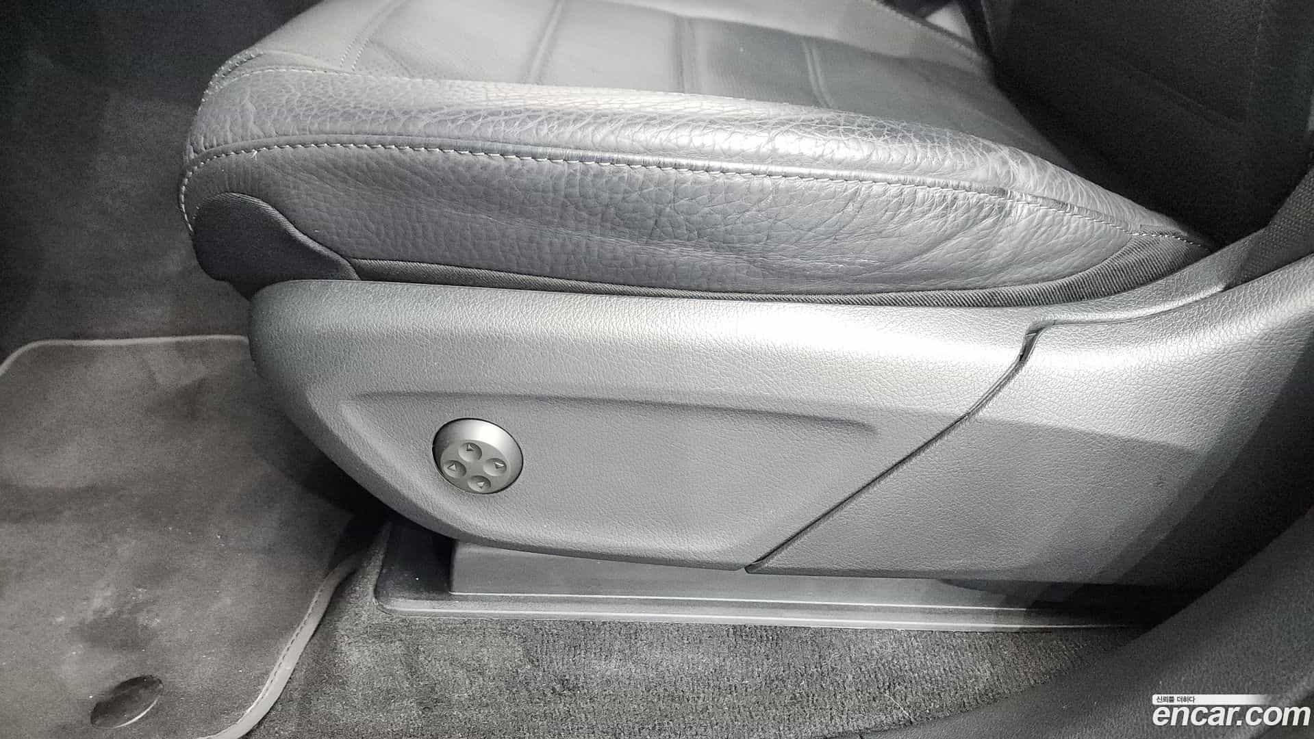 GLE-Class Mercedes-Benz 2024.7-OPTION-044
