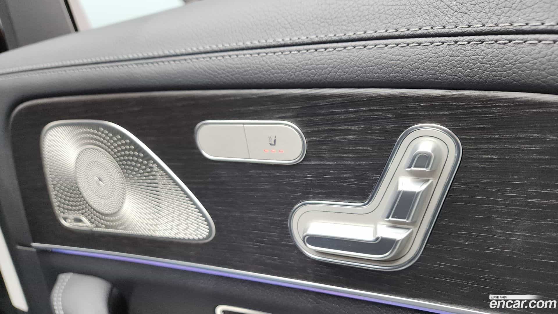 GLE-Class Mercedes-Benz 2024.7-OPTION-051