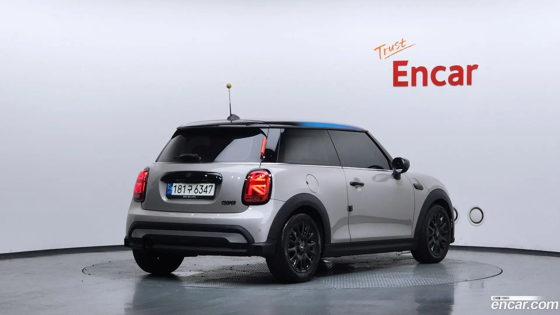 Main__Slider__Photo:Cooper Mini 2021.8-1