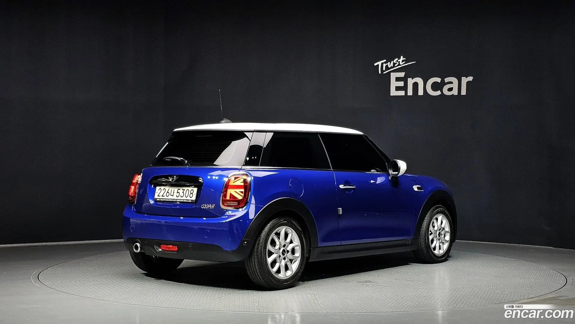 Main__Slider__Photo:Cooper Mini 2020.11-1