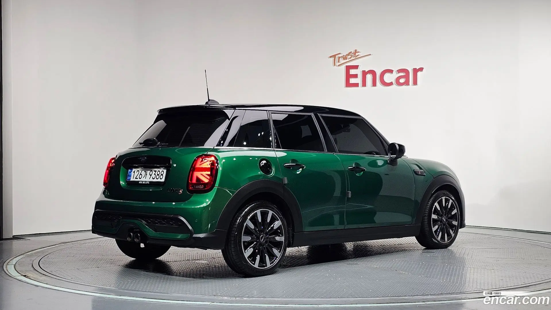 Main__Slider__Photo:Cooper Mini 2021.7-1