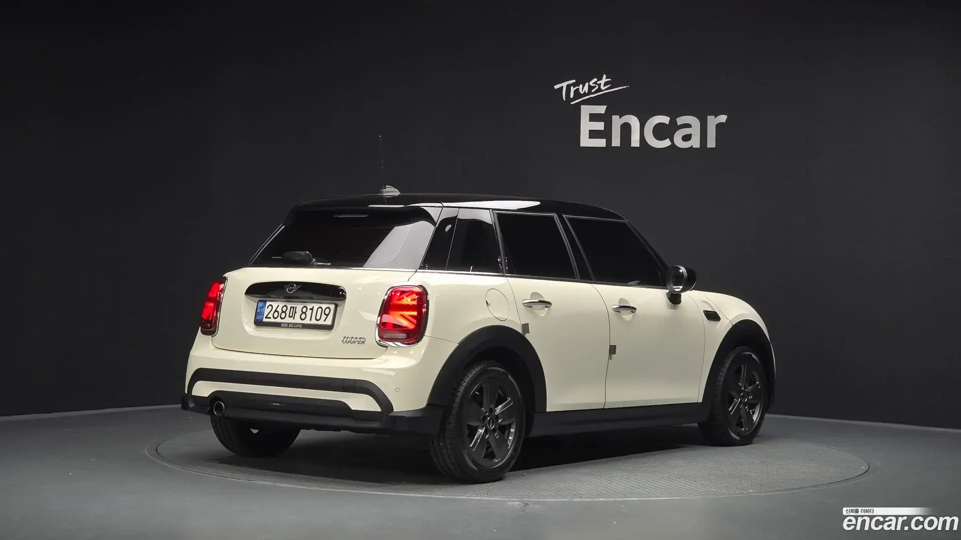 Main__Slider__Photo:Cooper Mini 2021.8-1