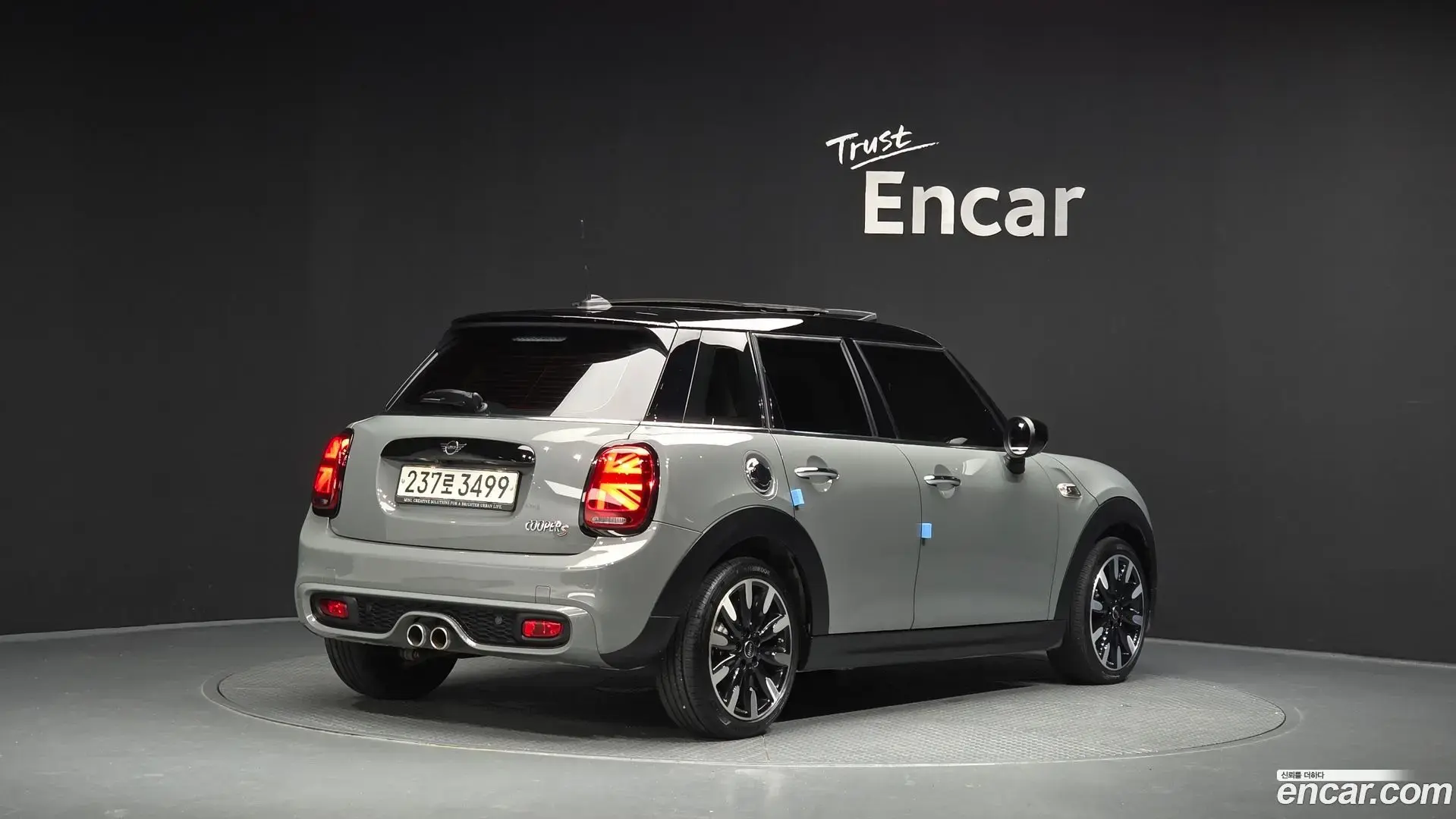 Main__Slider__Photo:Cooper Mini 2020.8-1