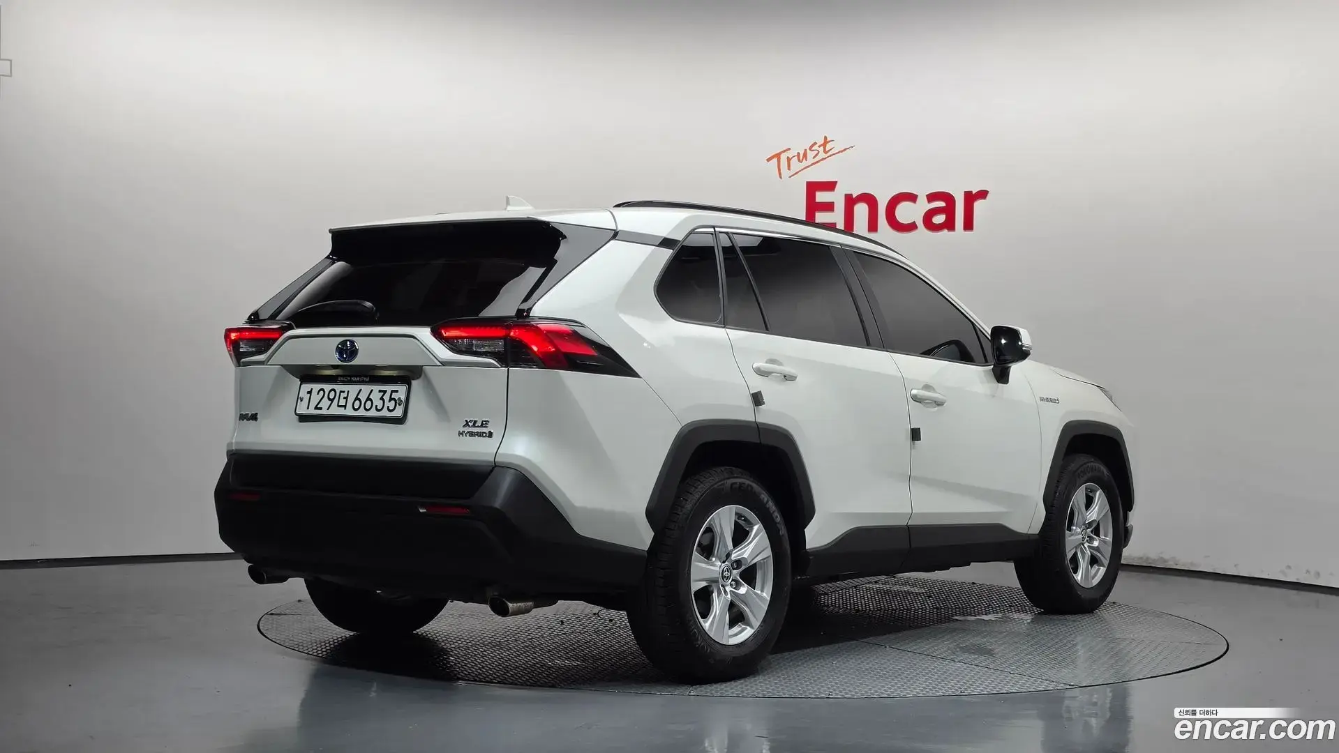 Main__Slider__Photo:RAV4 Toyota 2020.3-1