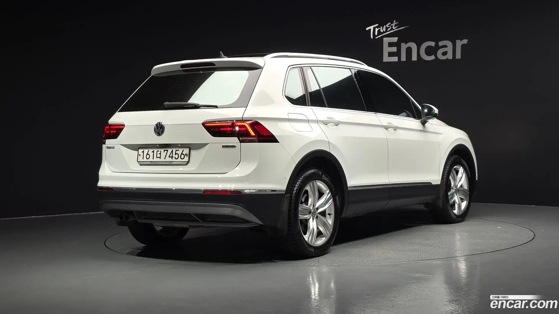Main__Slider__Photo:Tiguan Volkswagen 2020.5-1