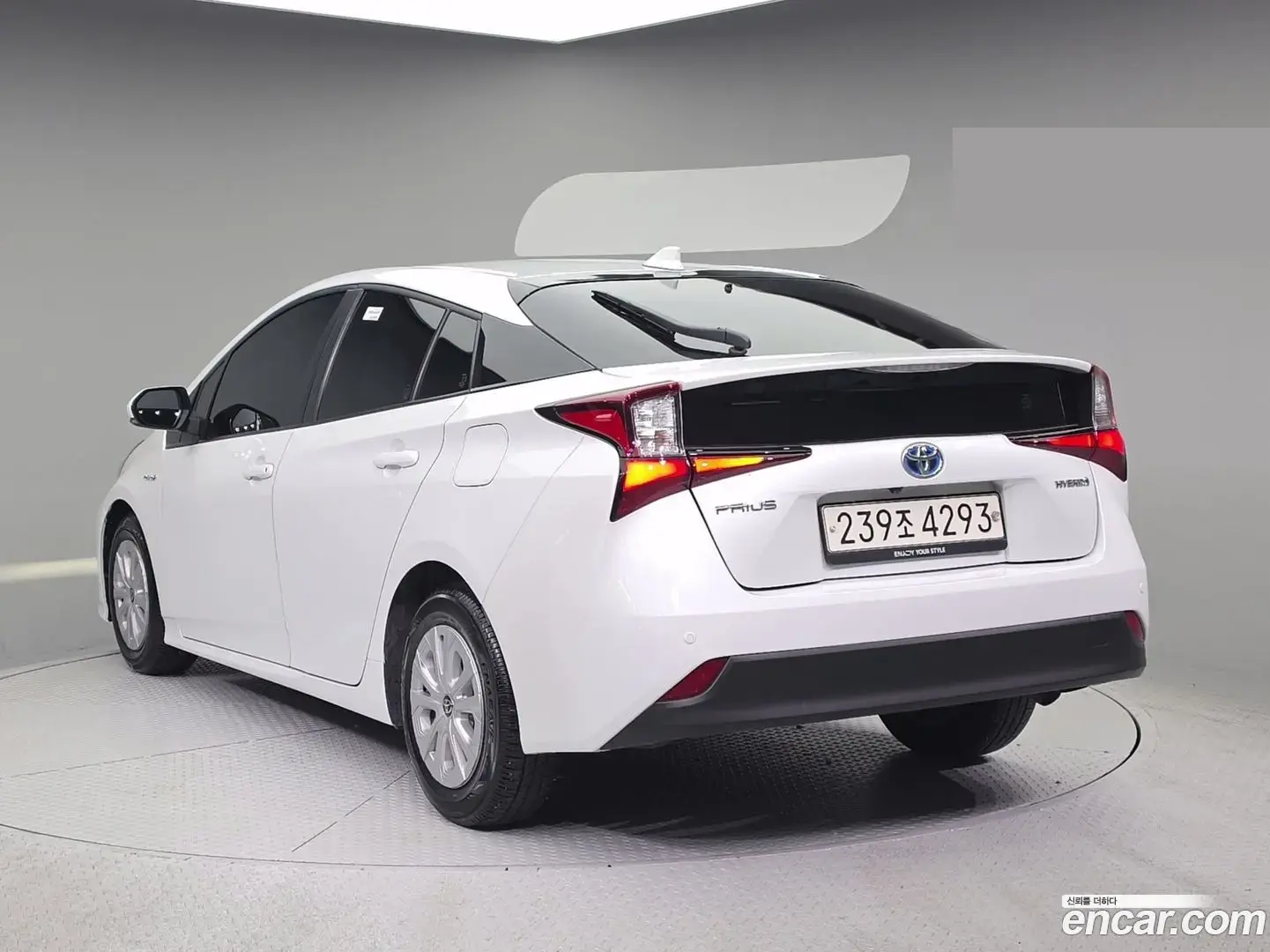 Main__Slider__Photo:Prius Toyota 2022.5-1