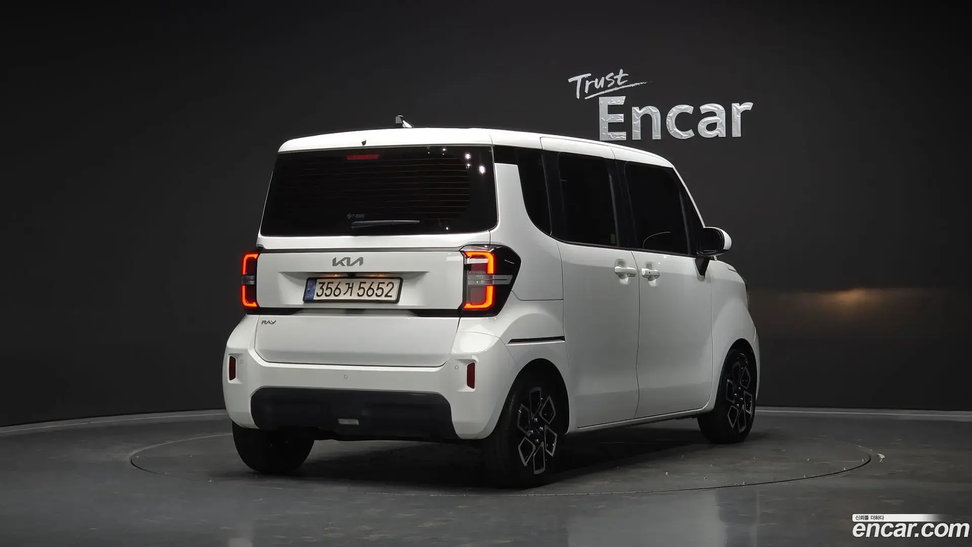 Main__Slider__Photo:RAY Kia 2024.1-1