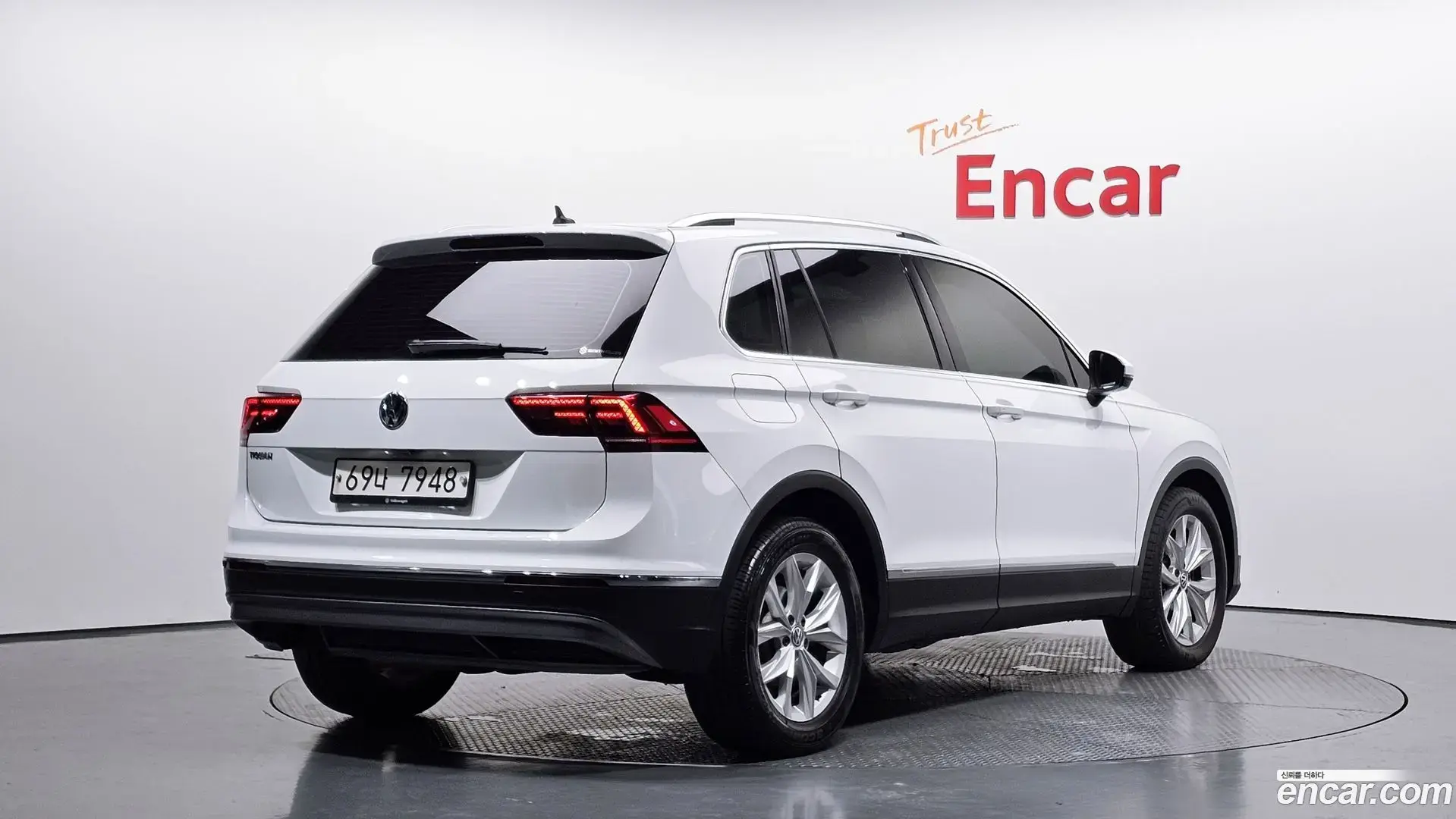 Main__Slider__Photo:Tiguan Volkswagen 2018.5-1