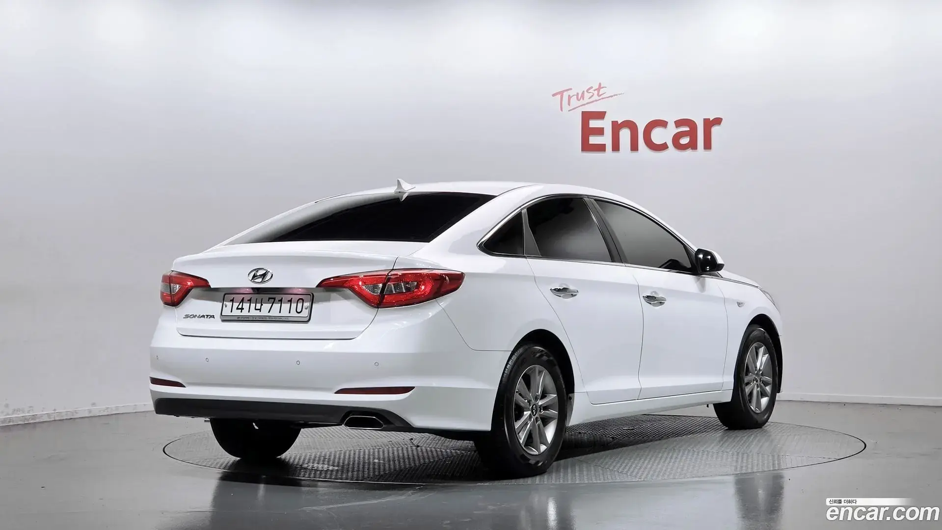 Main__Slider__Photo:Sonata Hyundai 2017.1-1
