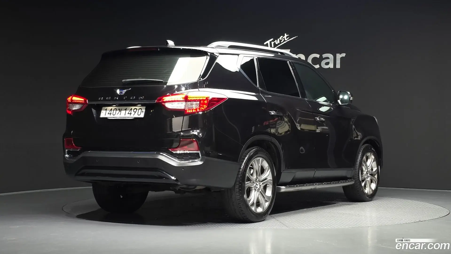 Main__Slider__Photo:Rexton KG Mobility 2018.2-1