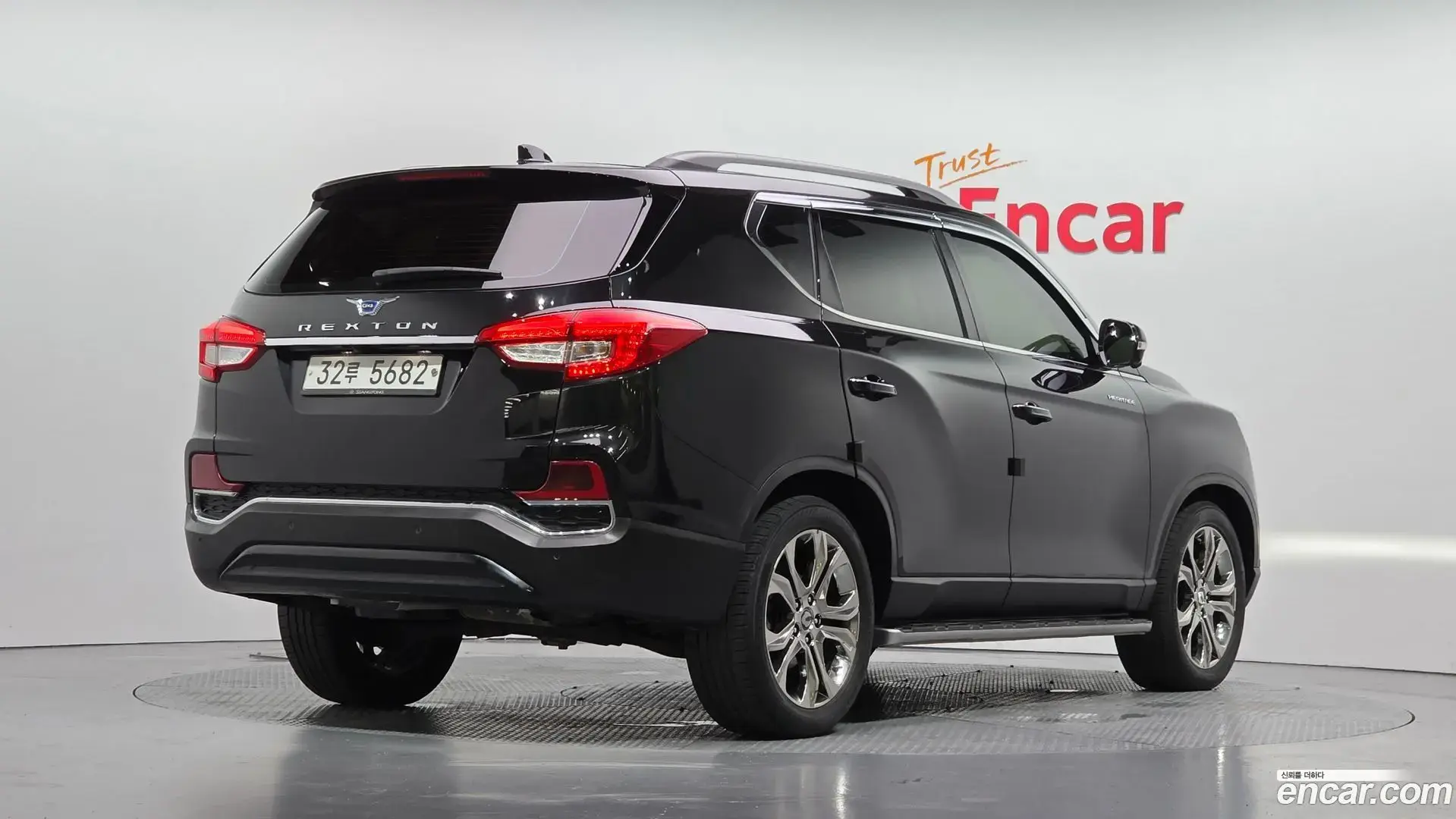 Main__Slider__Photo:Rexton KG Mobility 2019.7-1