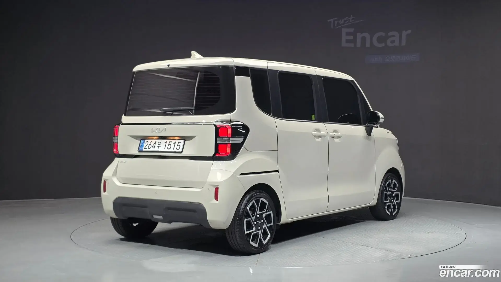 Main__Slider__Photo:RAY Kia 2023.0-1