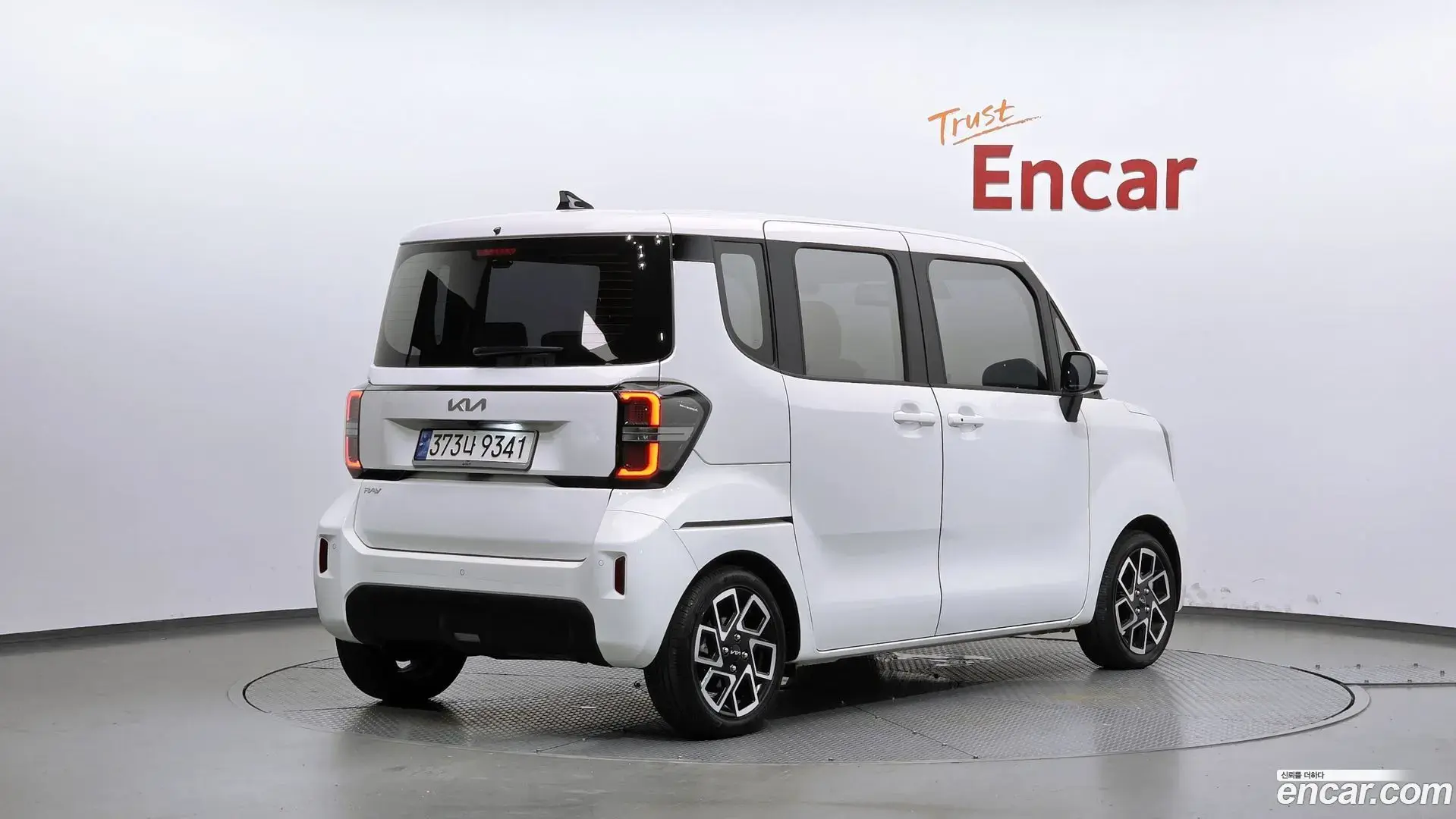 Main__Slider__Photo:RAY Kia 2024.2-1