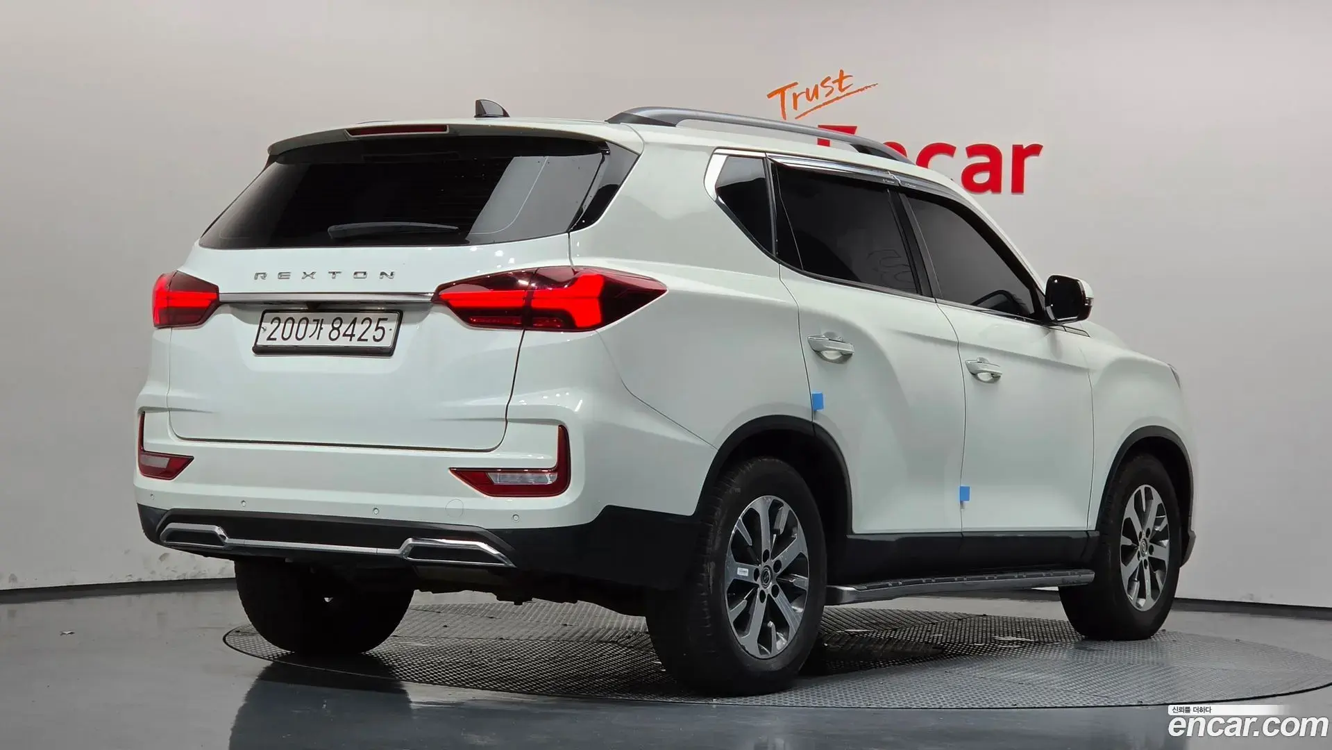 Main__Slider__Photo:Rexton KG Mobility 2022.1-1