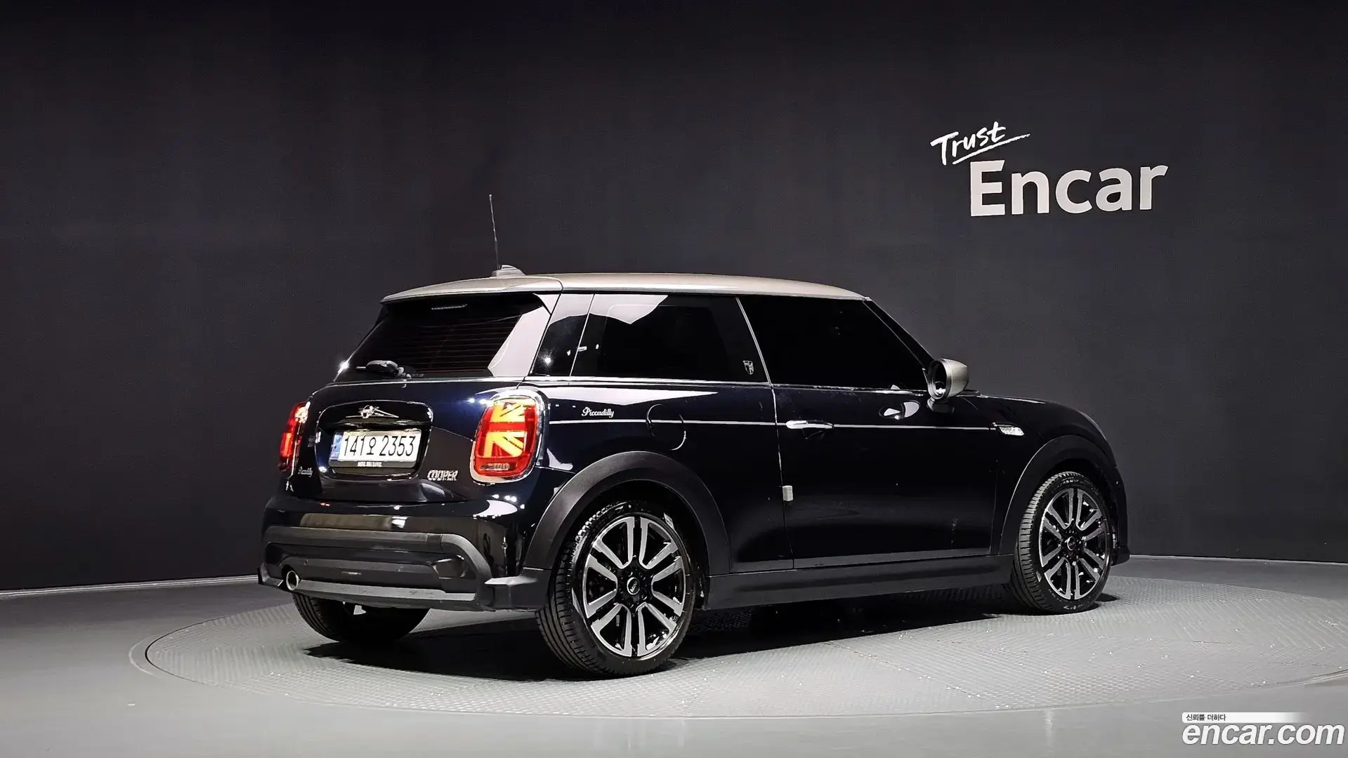 Main__Slider__Photo:Cooper Mini 2021.7-1