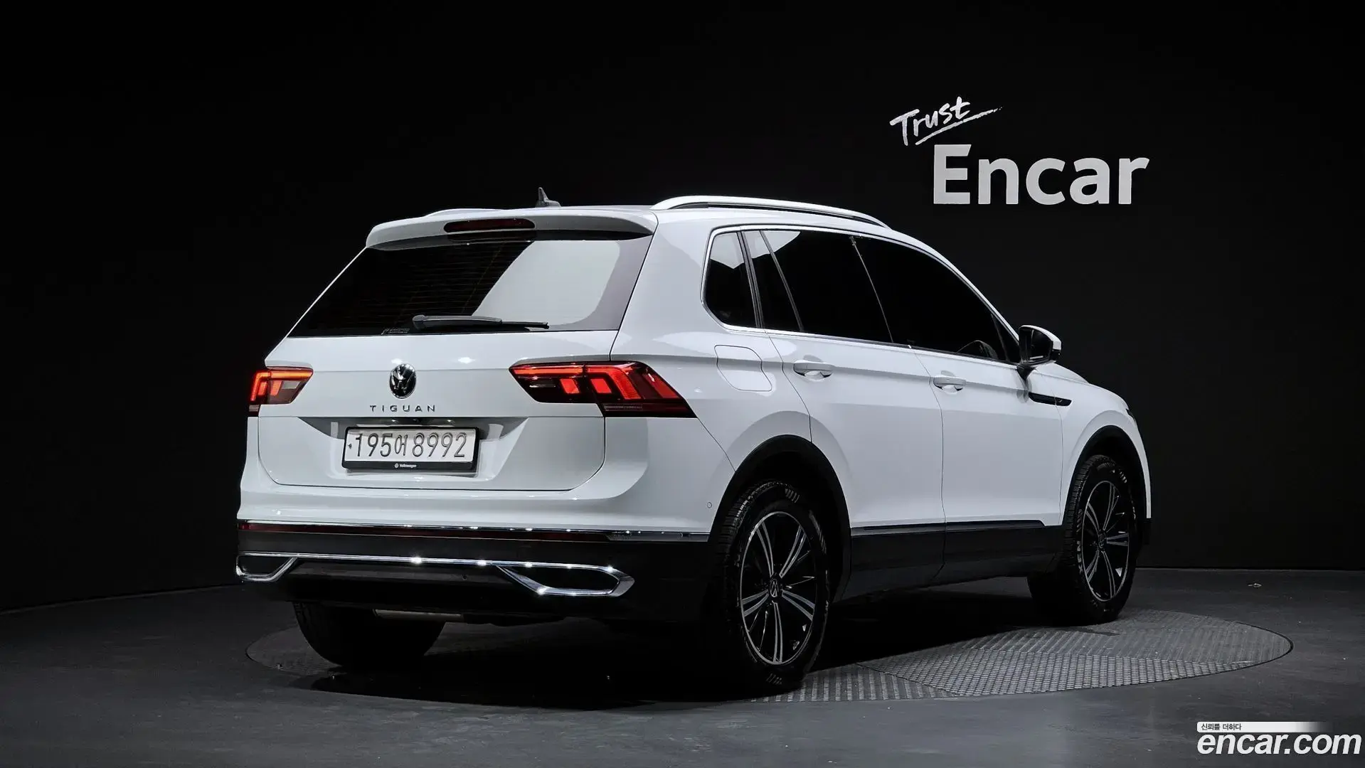 Main__Slider__Photo:Tiguan Volkswagen 2022.5-1