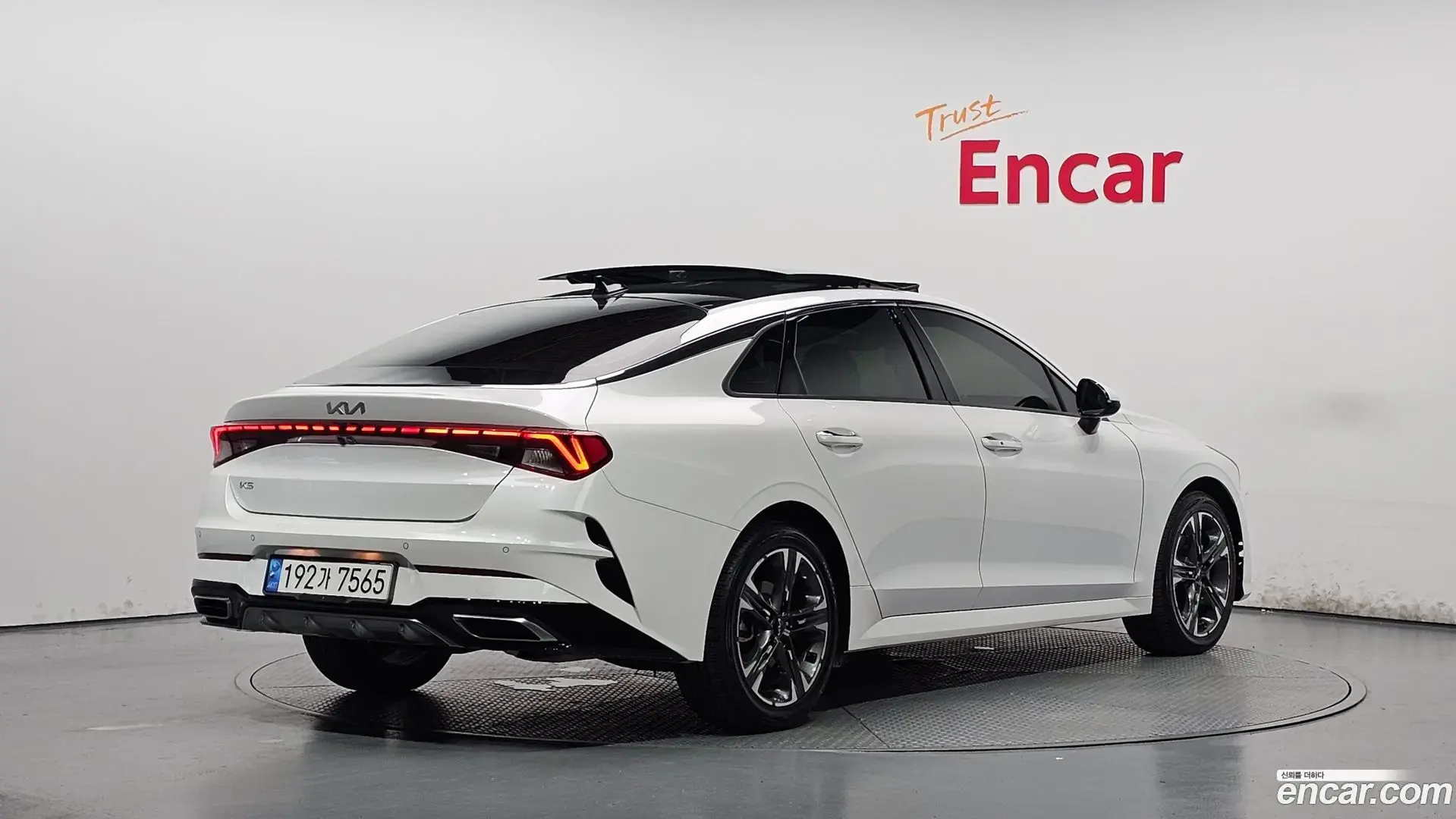 Main__Slider__Photo:K5 Kia 2023.2-1