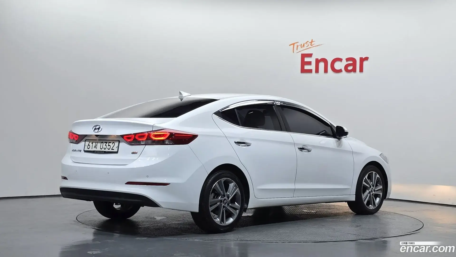 Main__Slider__Photo:AVANTE Hyundai 2016.7-1