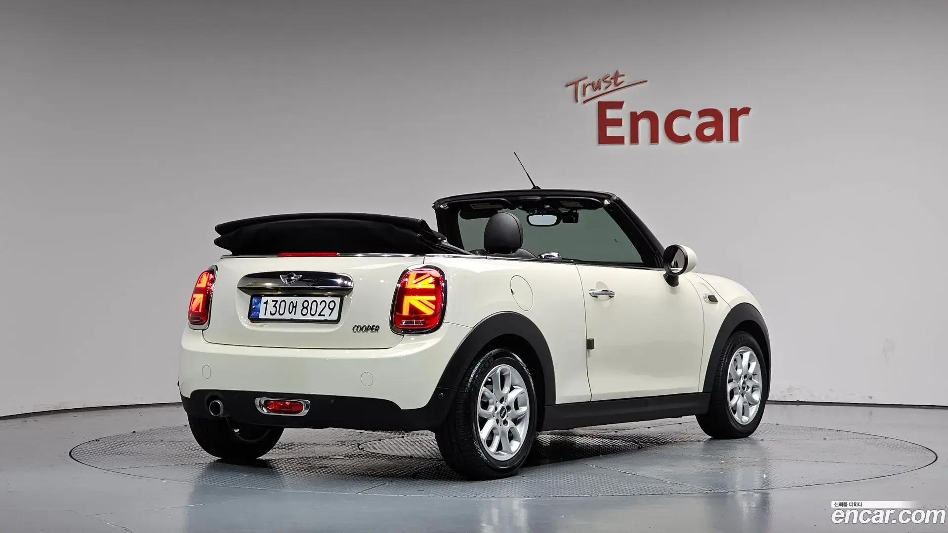 Main__Slider__Photo:Cooper Convertible Mini 2017.9-1