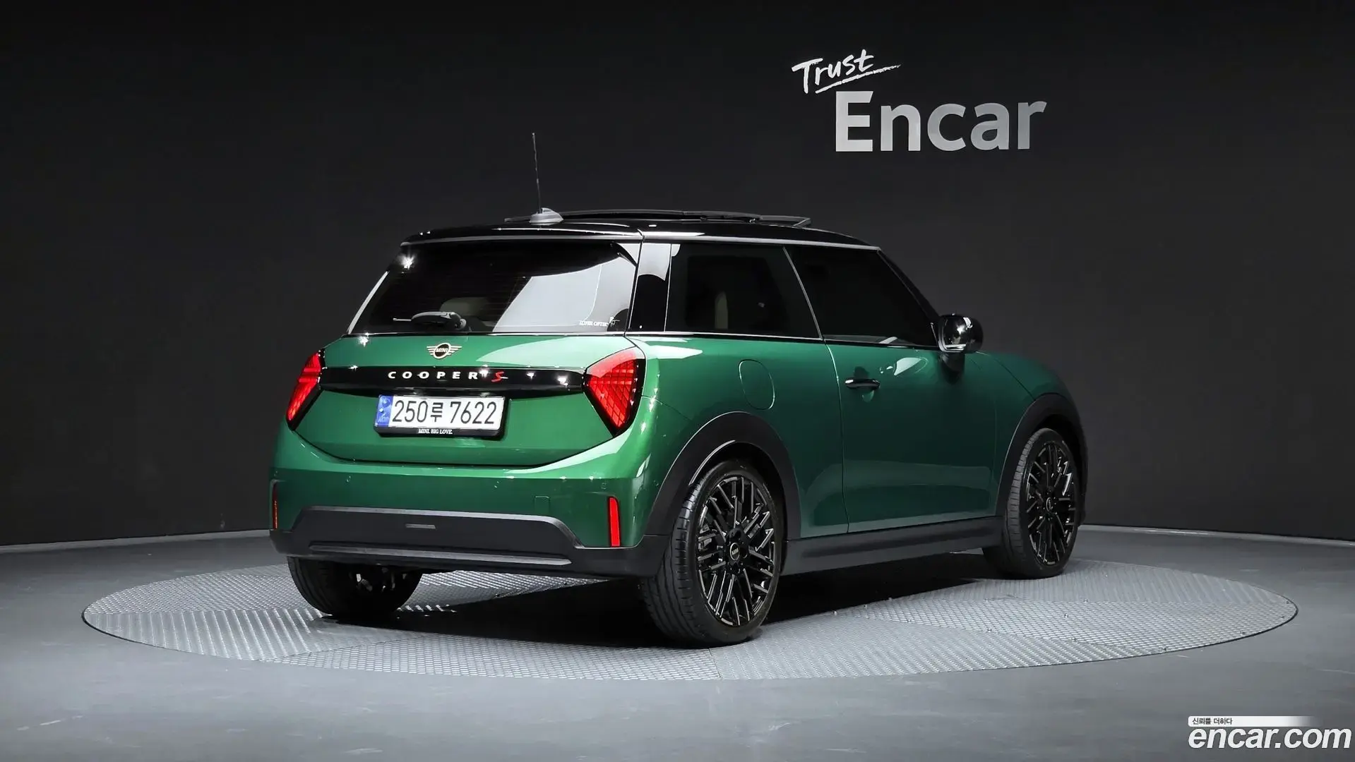 Main__Slider__Photo:Cooper Mini 2024.7-1