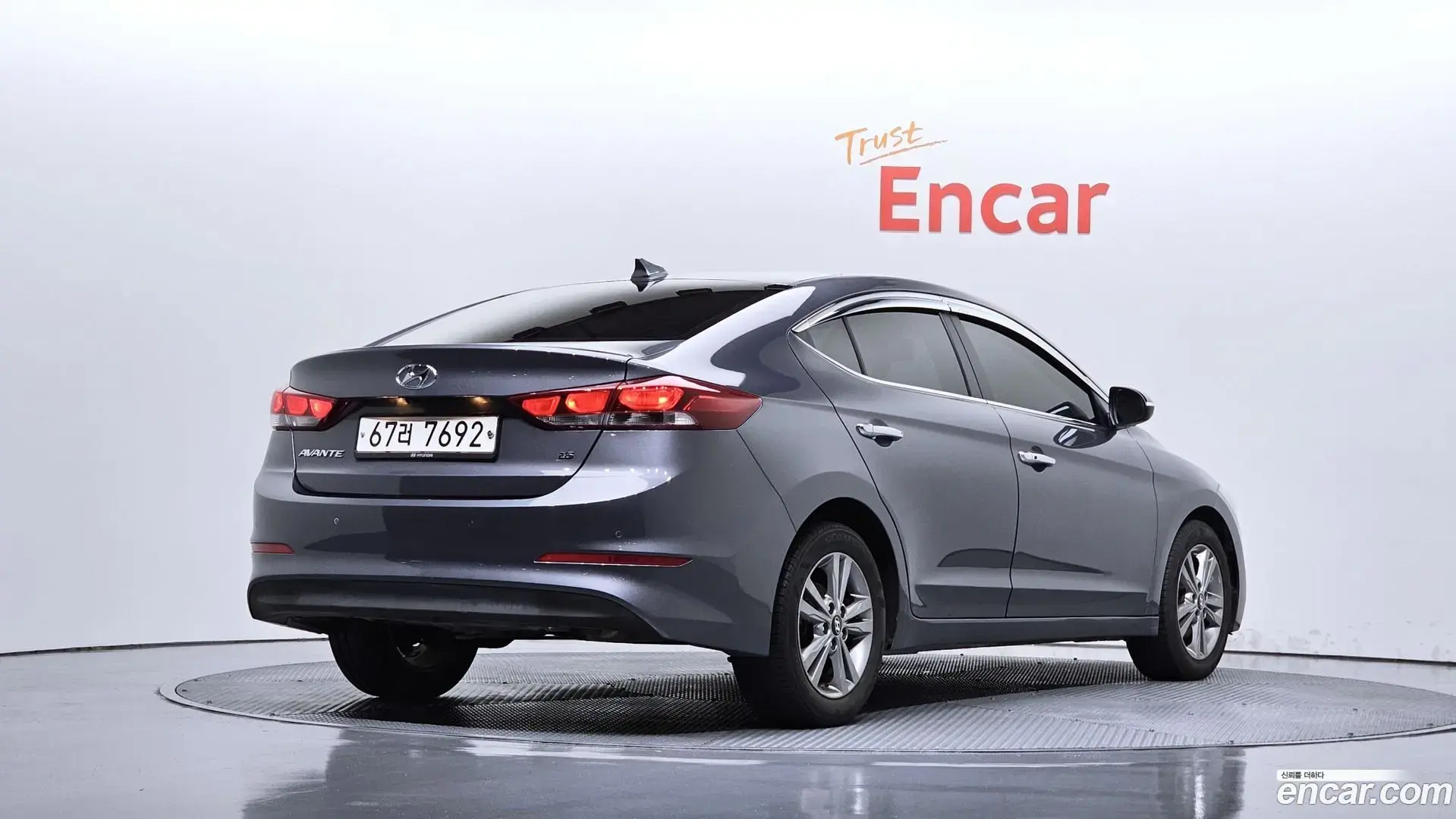 Main__Slider__Photo:AVANTE Hyundai 2017.9-1