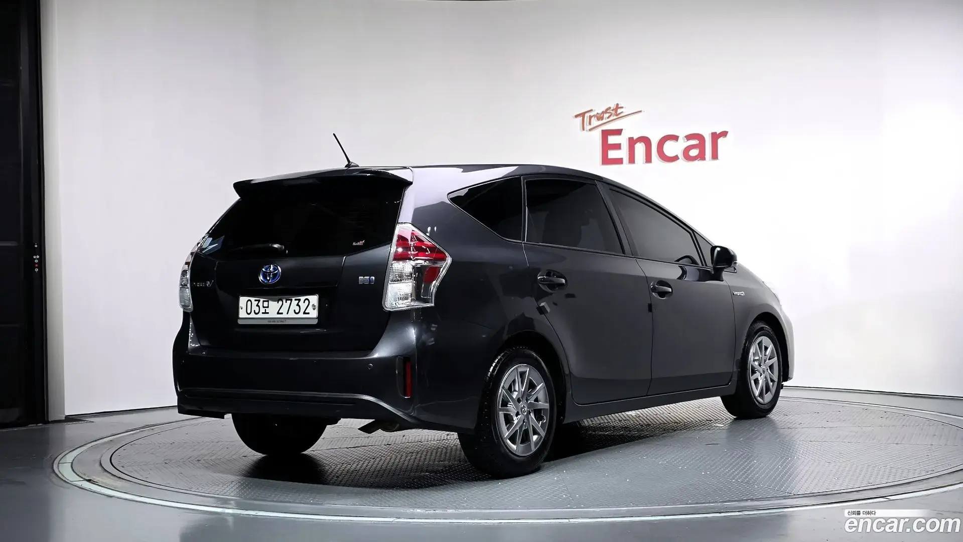 Main__Slider__Photo:Prius Toyota 2017.11-1