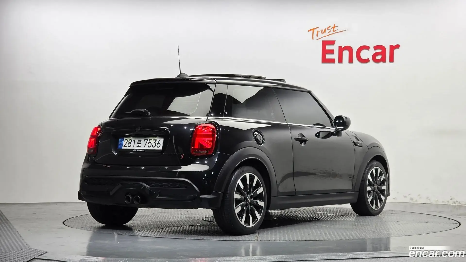 Main__Slider__Photo:Cooper Mini 2022.9-1