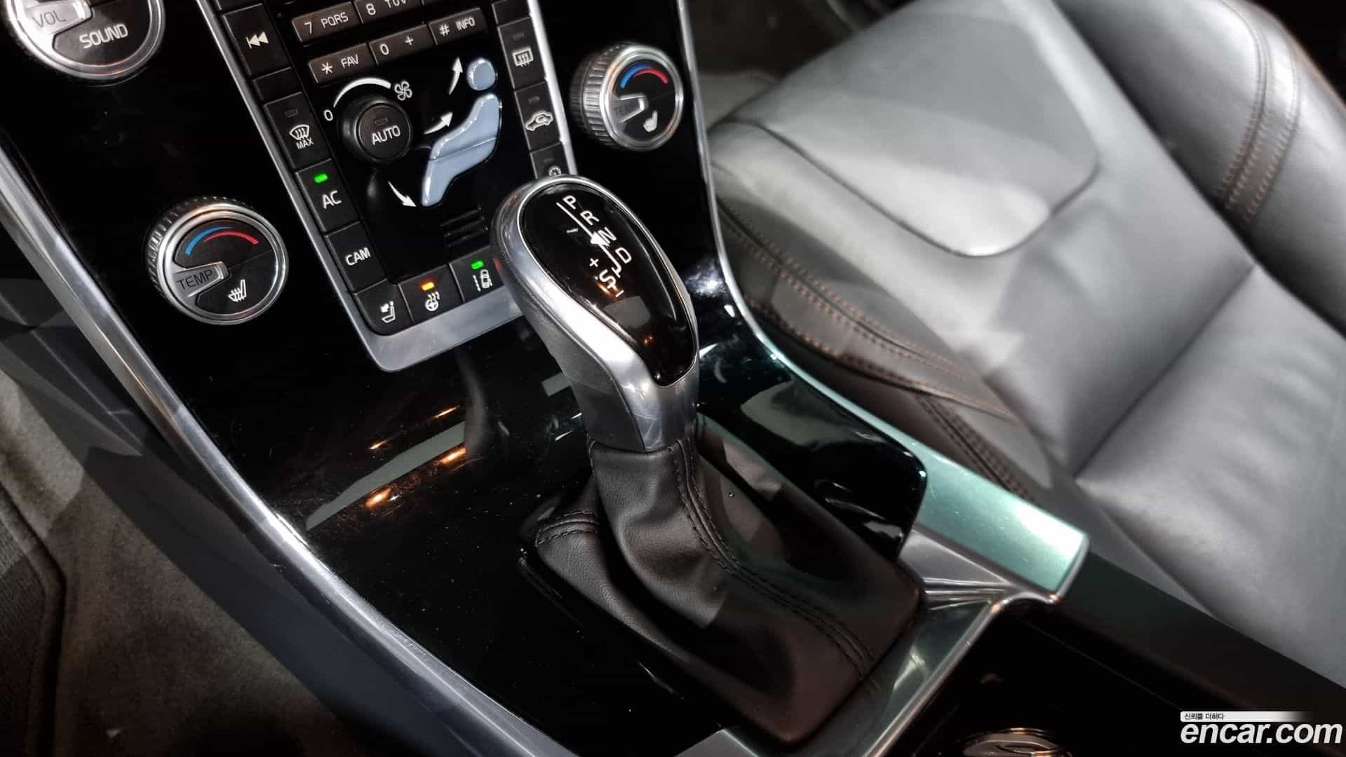 V60 Volvo 2015.9-INNER-009