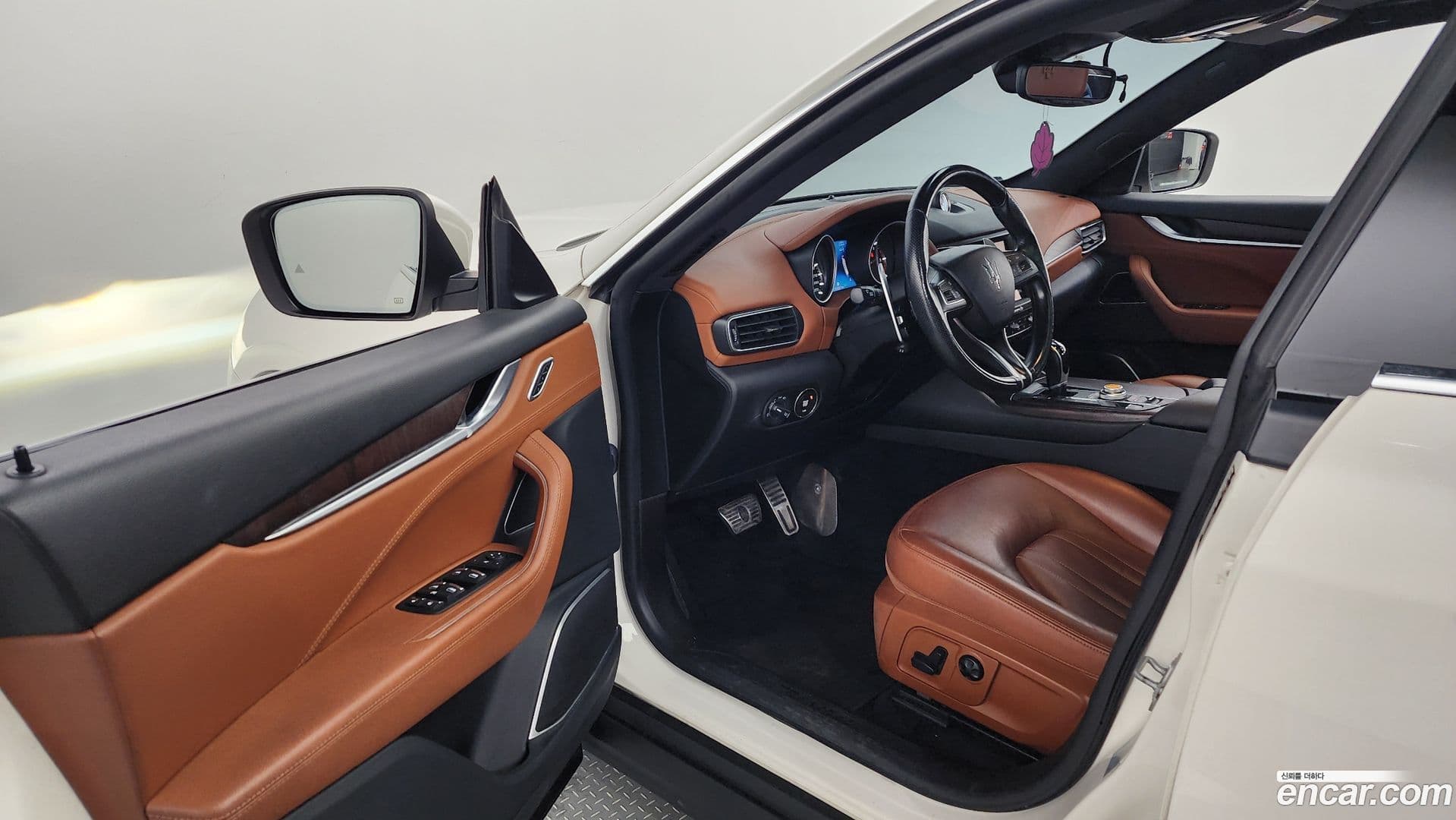 Main__Slider__Photo:Levante Maserati 2018.2-9