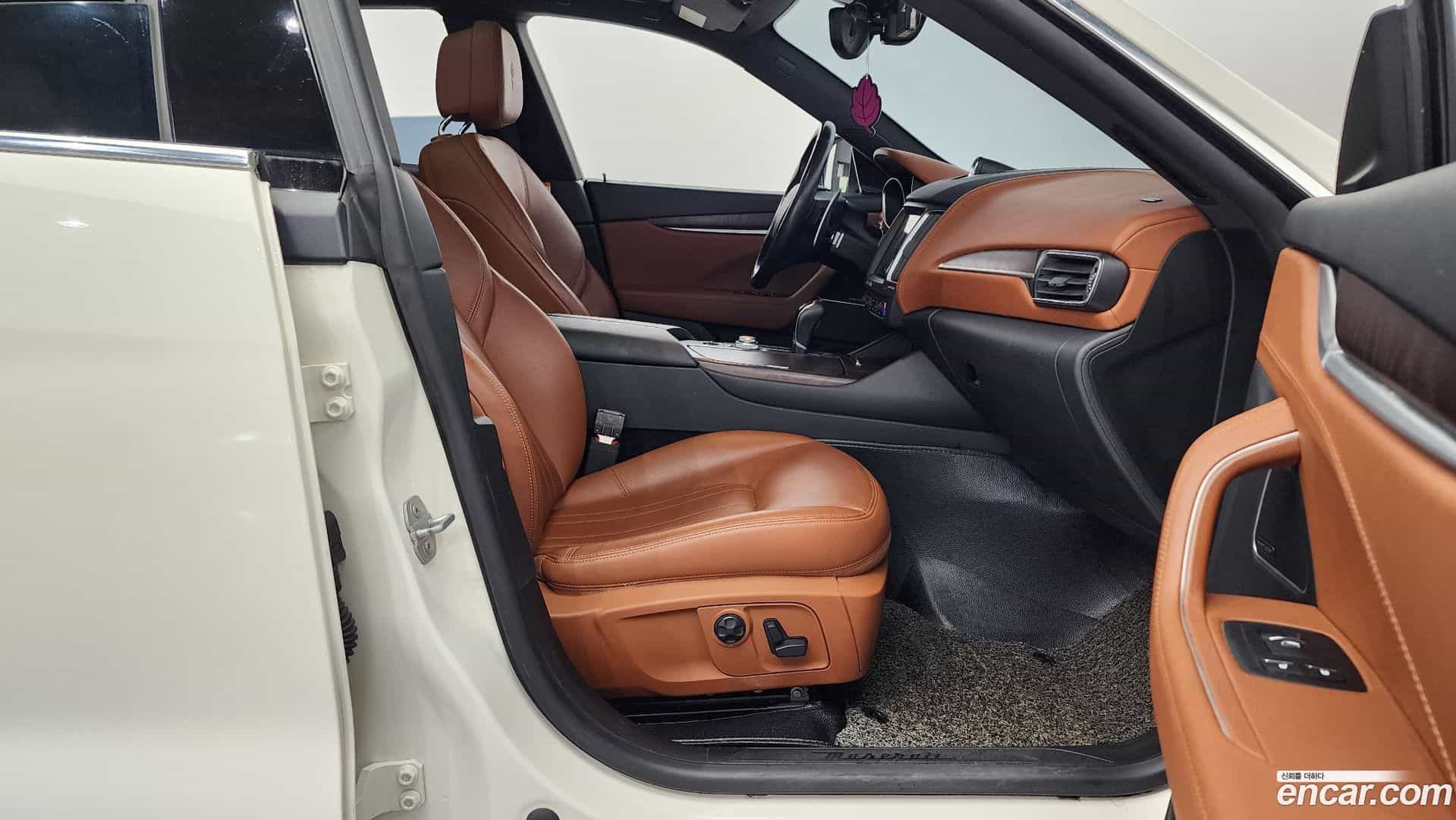 Levante Maserati 2018.2-OPTION-015
