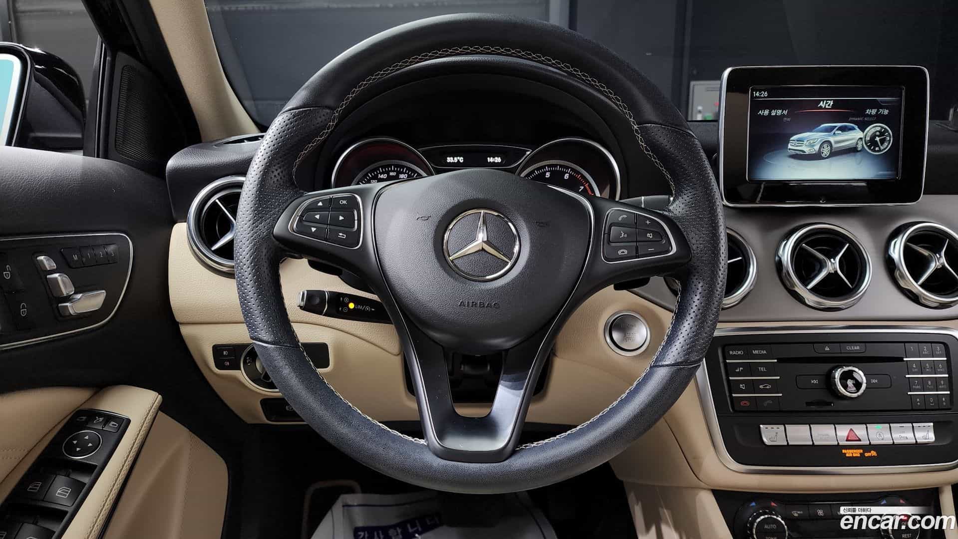GLA-Class Mercedes-Benz 2019.6-OPTION-016