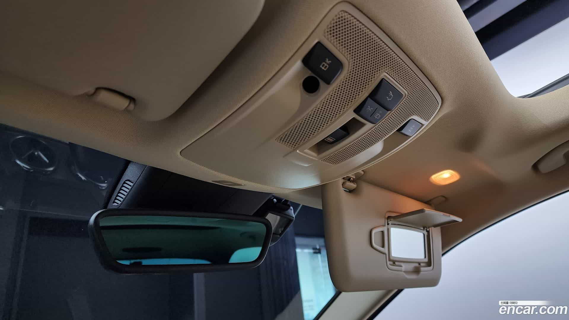 GLA-Class Mercedes-Benz 2019.6-OPTION-017