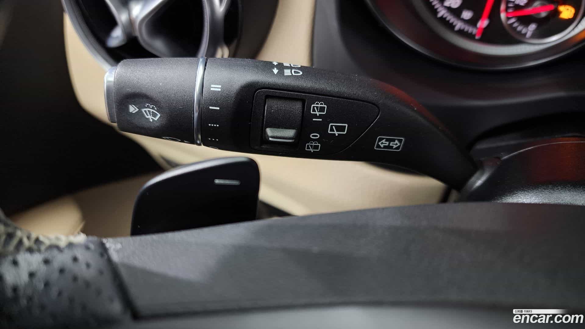 GLA-Class Mercedes-Benz 2019.6-OPTION-021