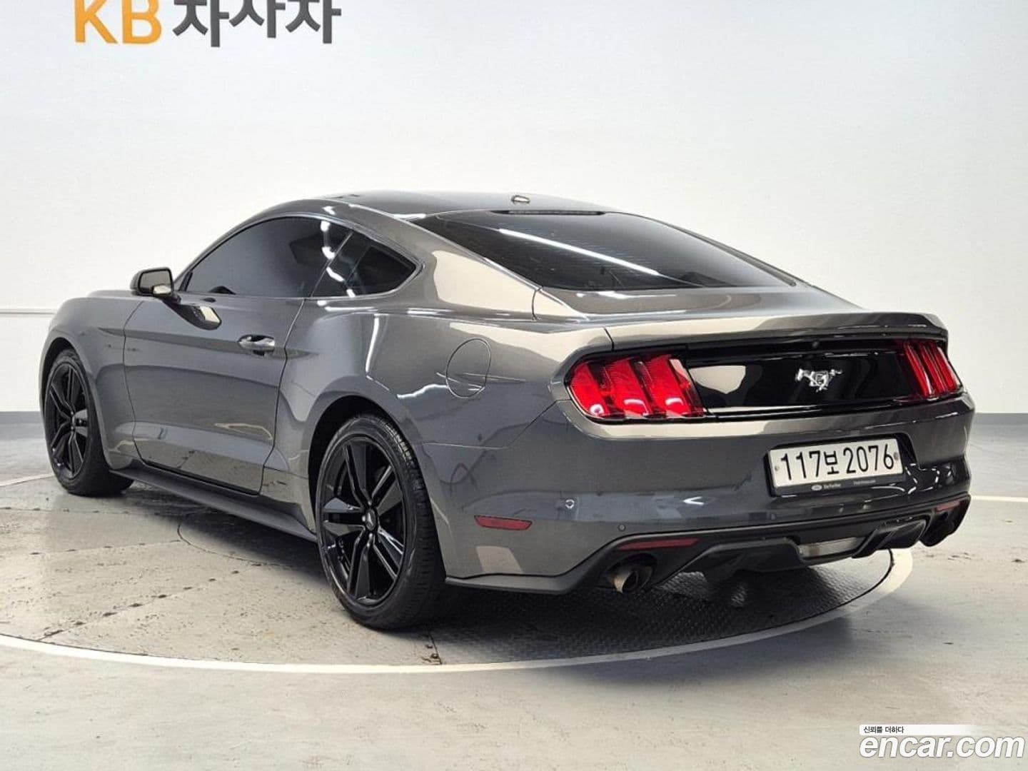 Main__Slider__Photo:Mustang Ford 2017.5-0