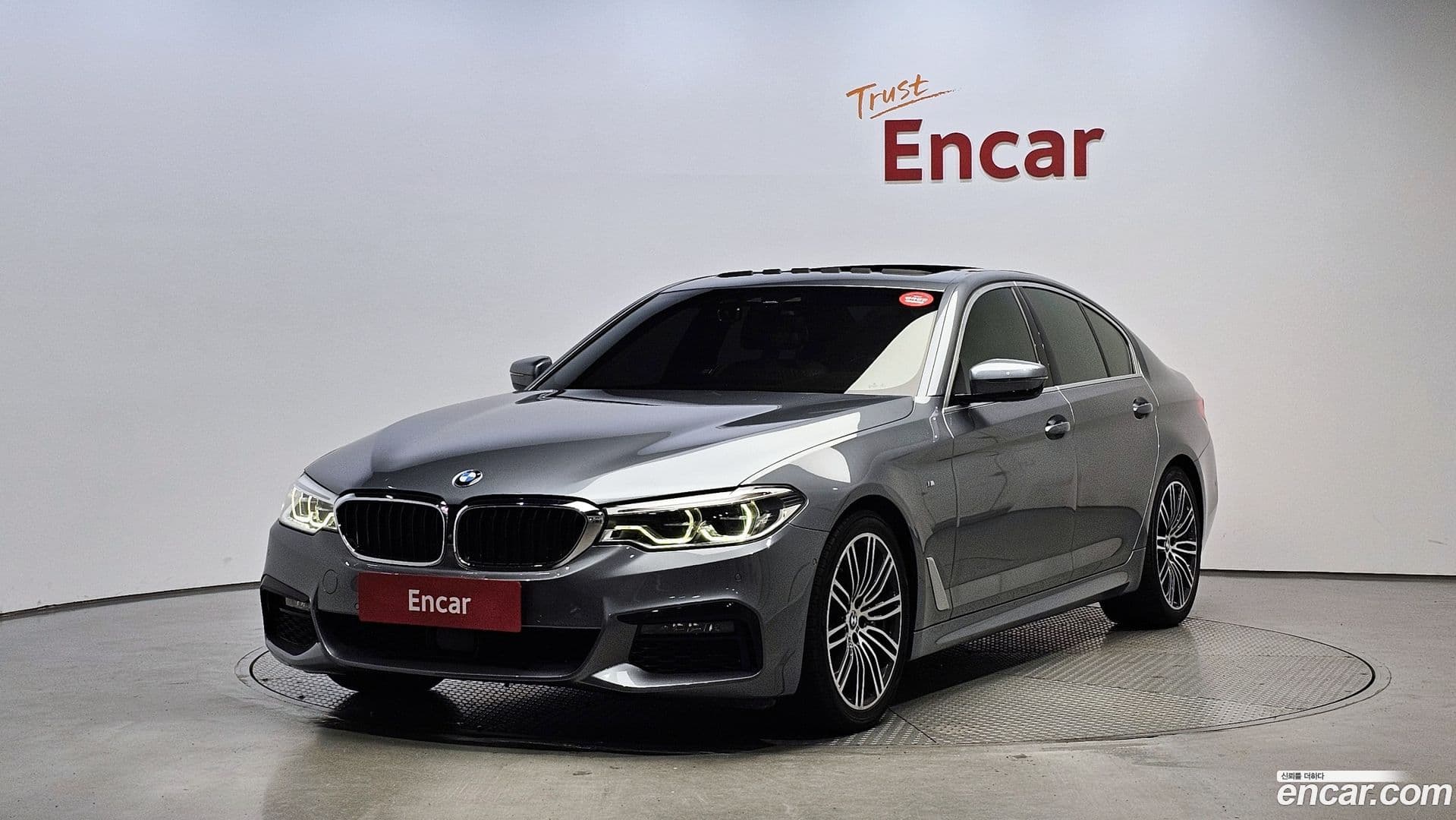 Main__Slider__Photo:5-Series BMW 2019.8-0