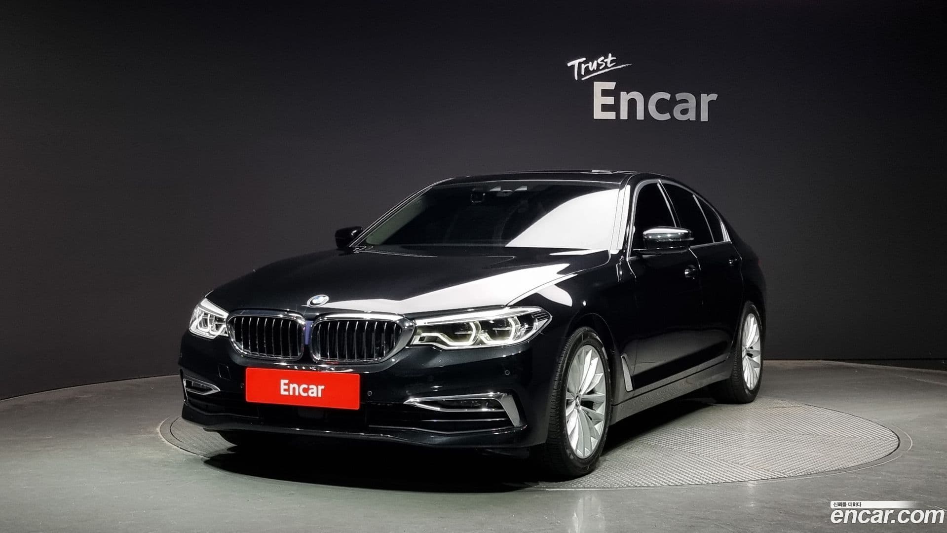 Main__Slider__Photo:5-Series BMW 2019.9-0
