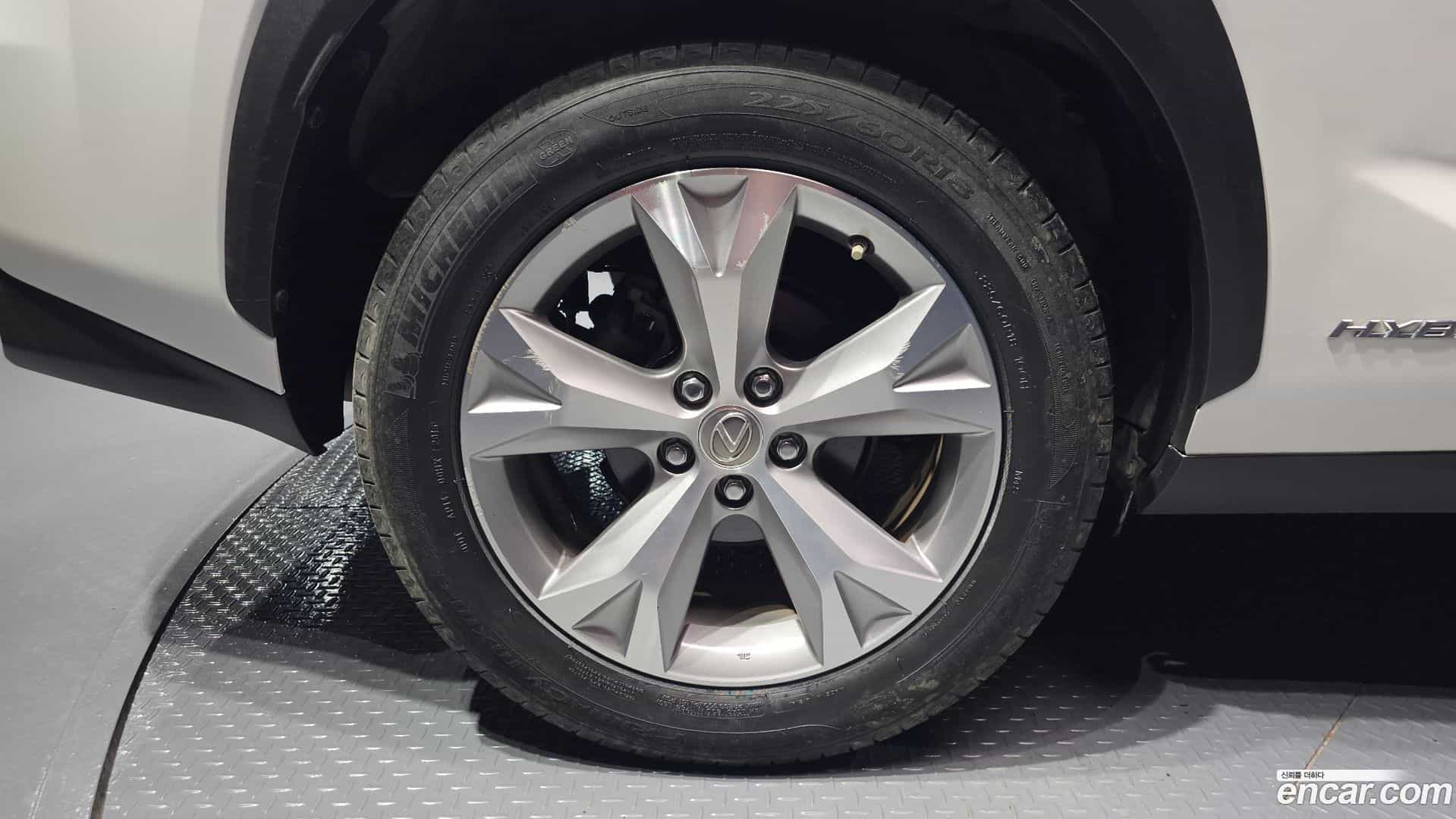NX Lexus 2016.10-OUTER-005