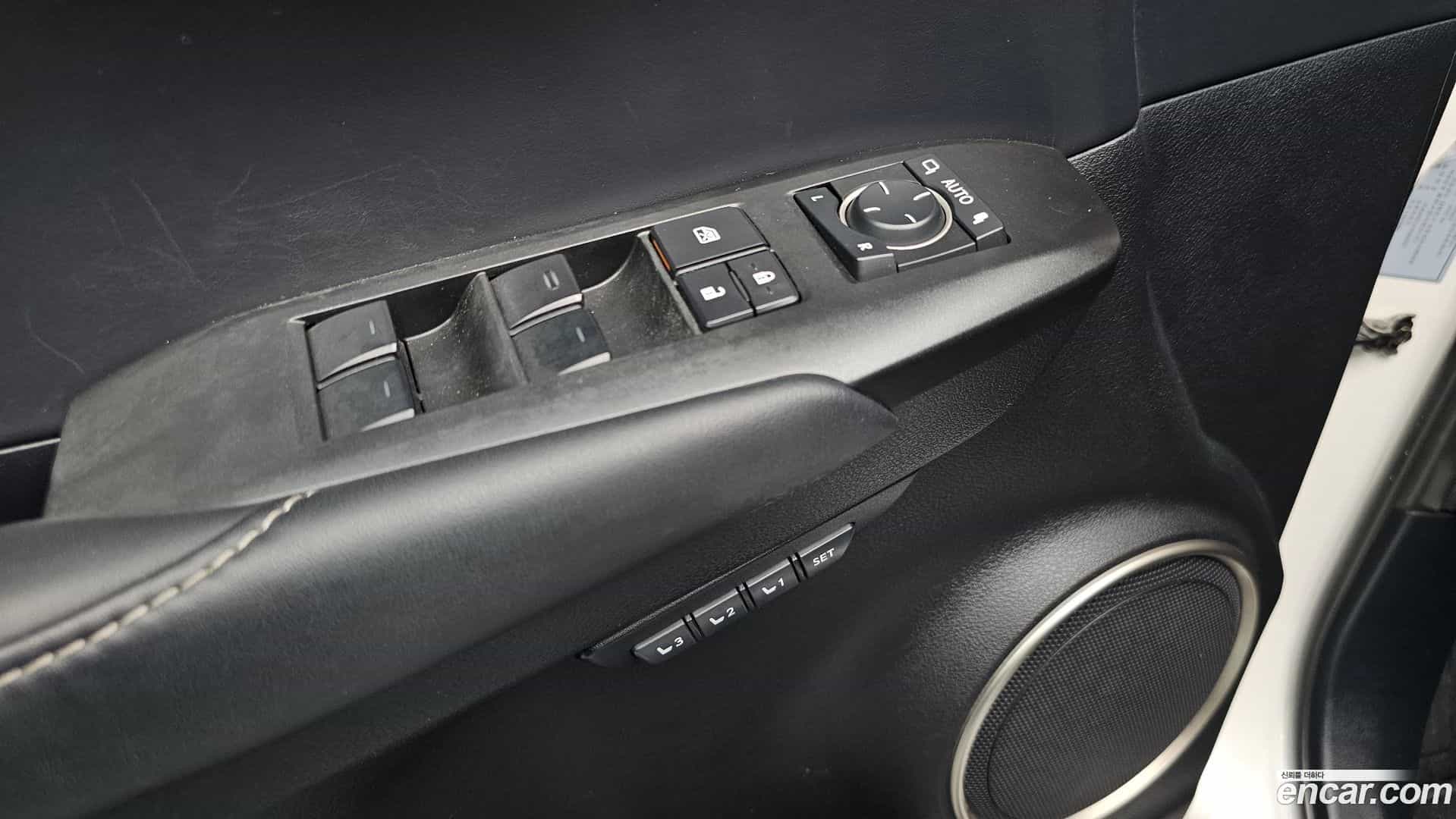 NX Lexus 2016.10-OPTION-021