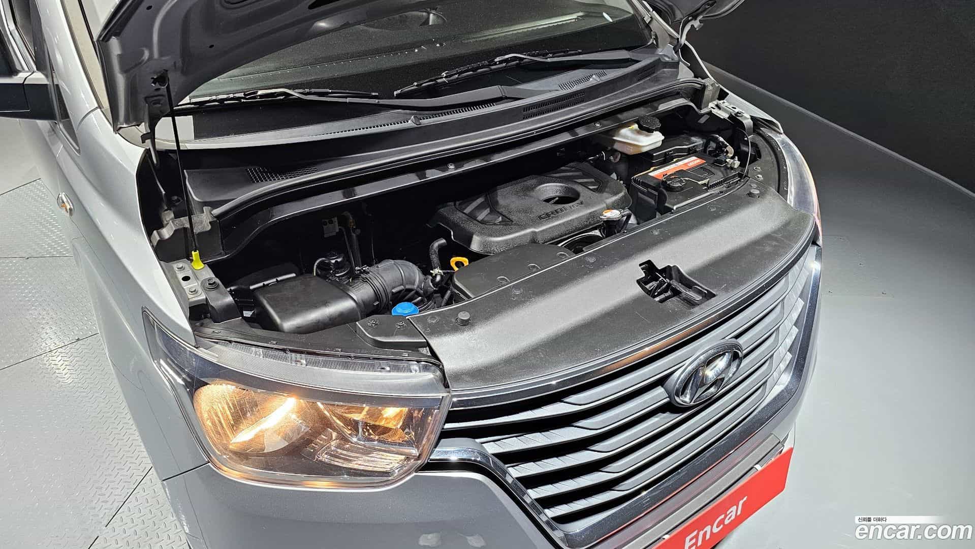Starex Hyundai 2019.2-INNER-006