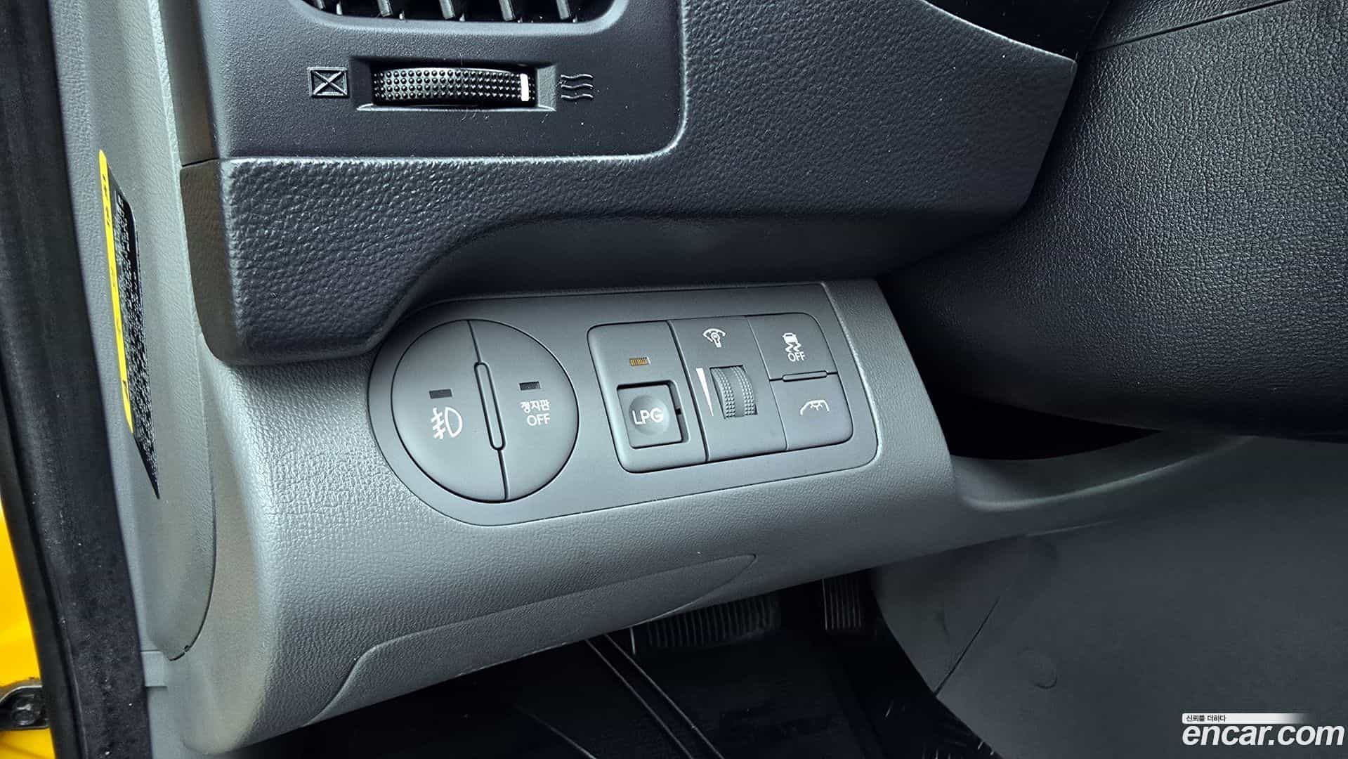 Starex Hyundai 2019.1-OPTION-020