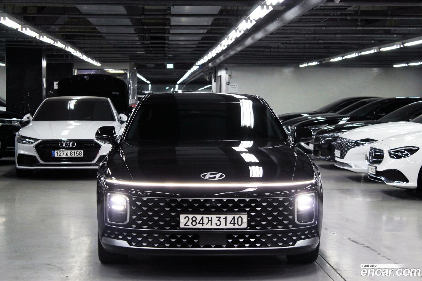 Main__Slider__Photo:Grandeur Hyundai 2023.2-0