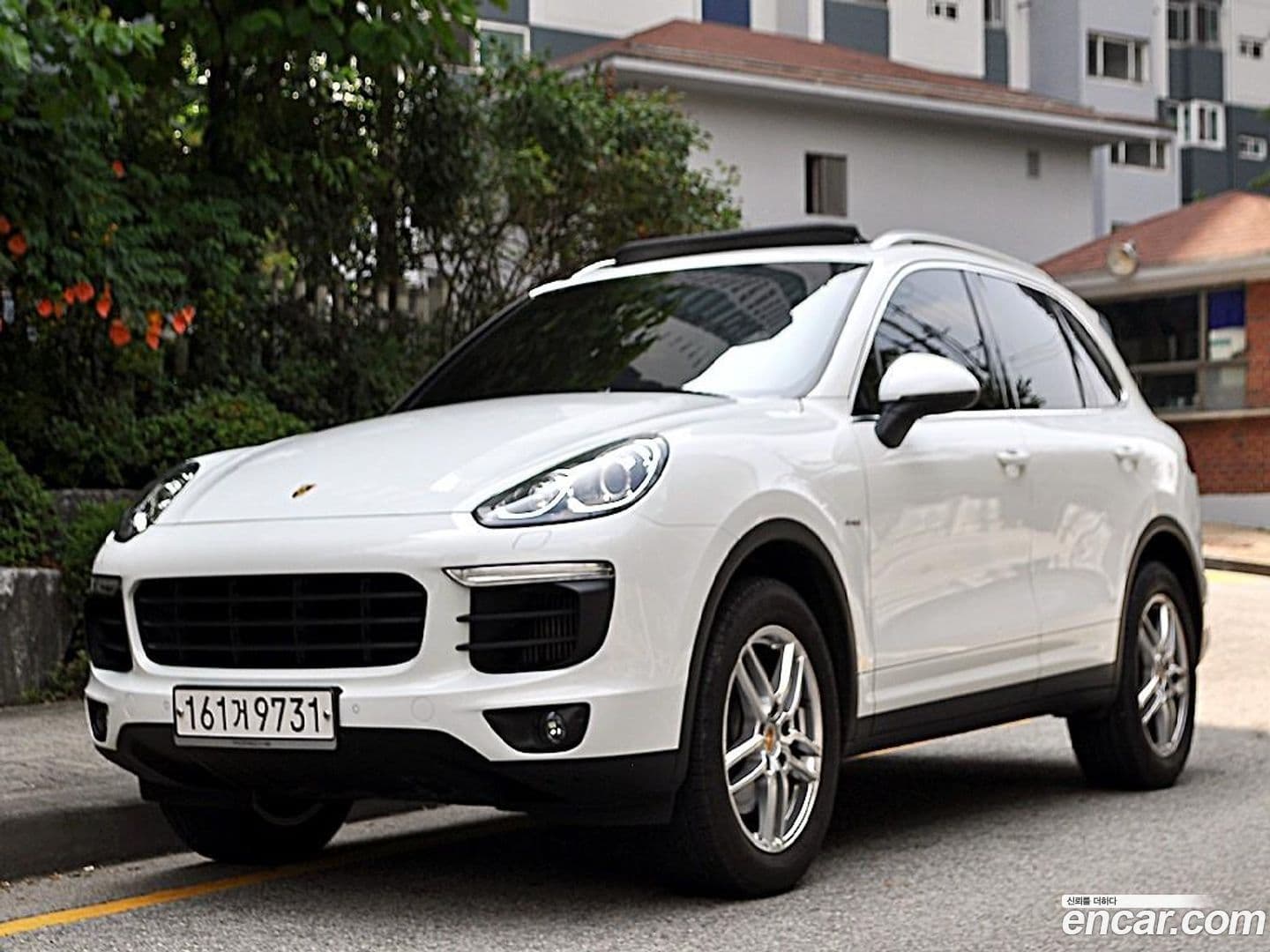 Main__Slider__Photo:Cayenne Porsche 2015.5-0