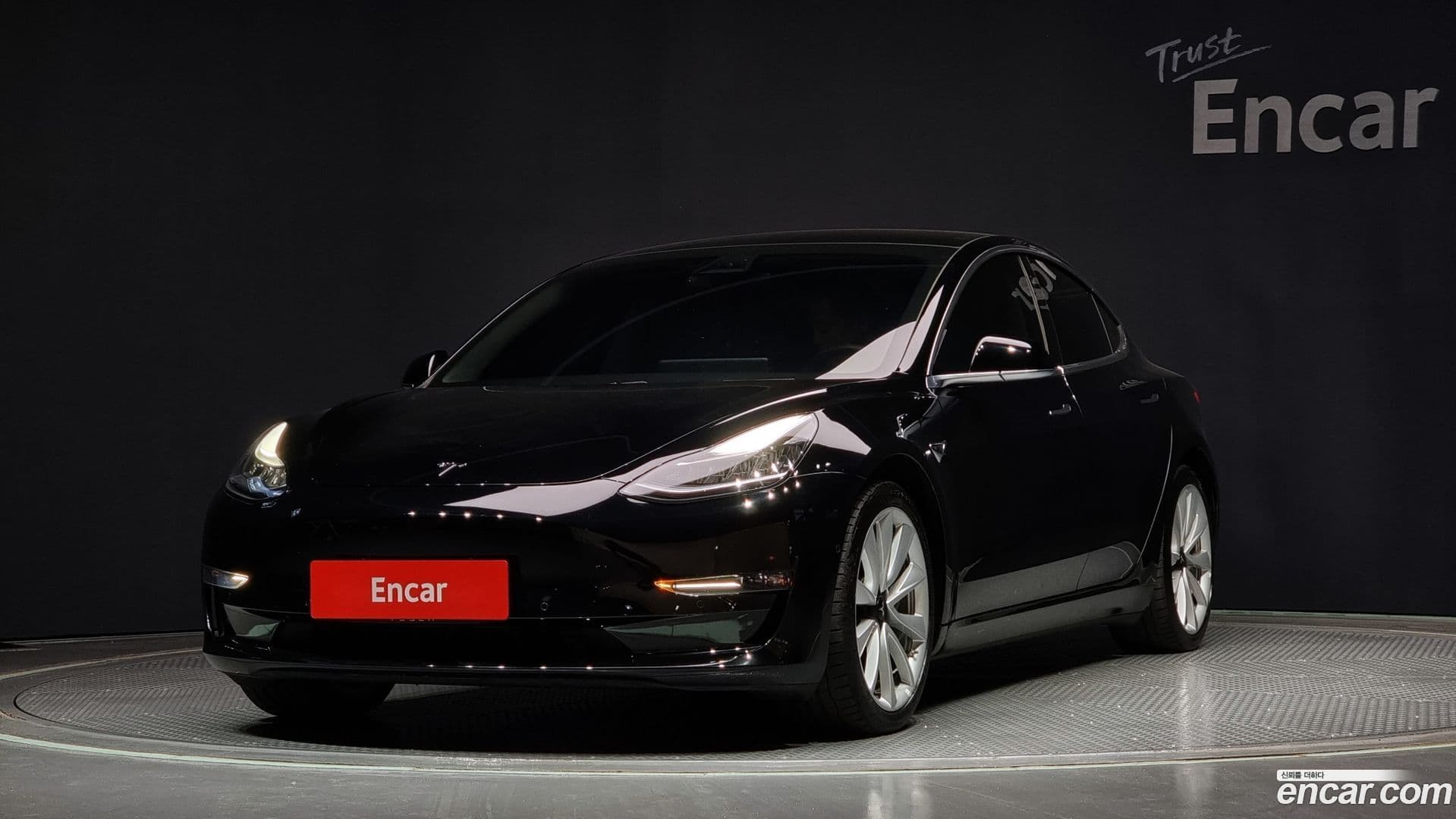 Main__Slider__Photo:Model 3 Tesla 2020.2-0