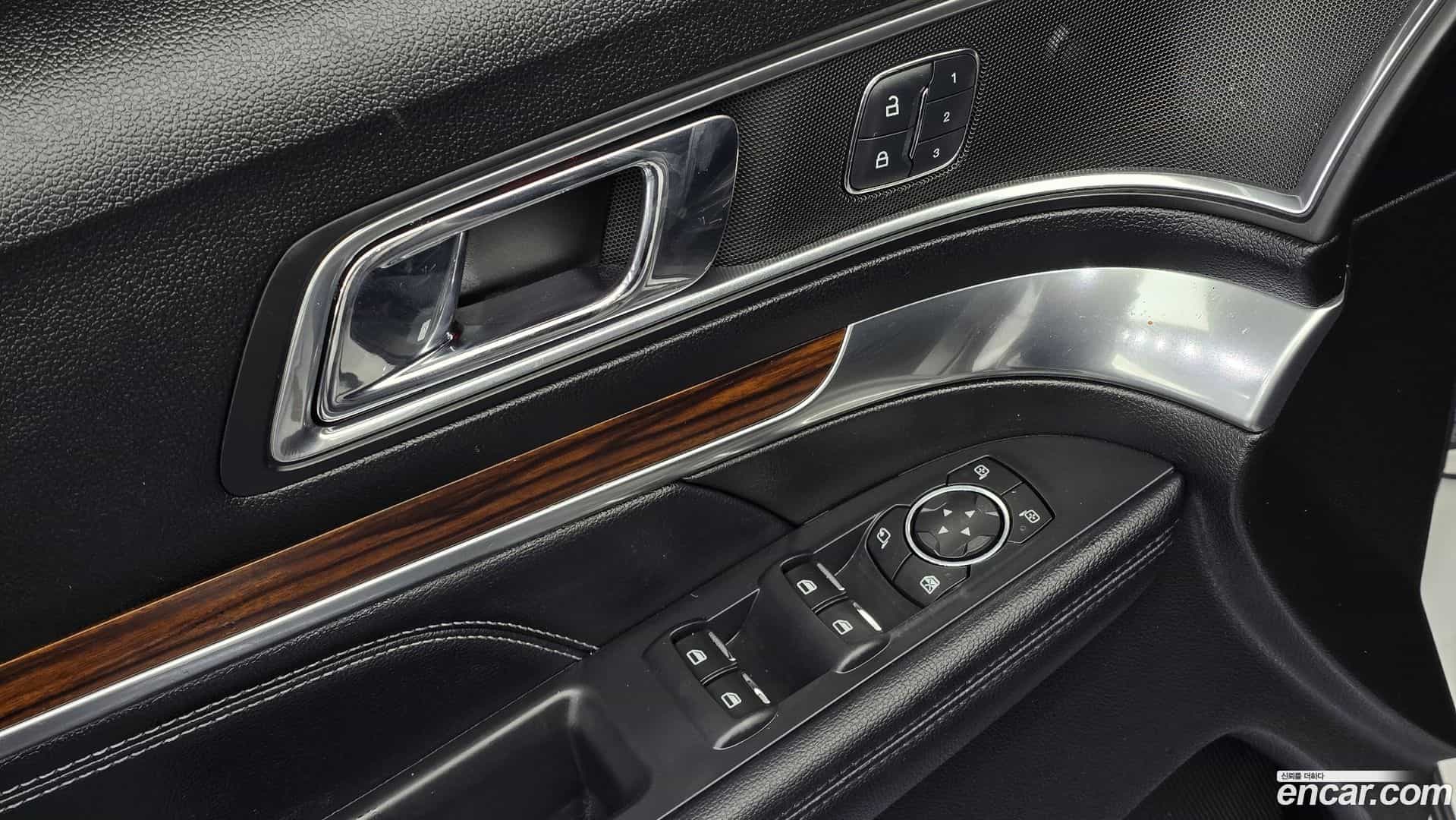 Explorer Ford 2018.1-OPTION-022